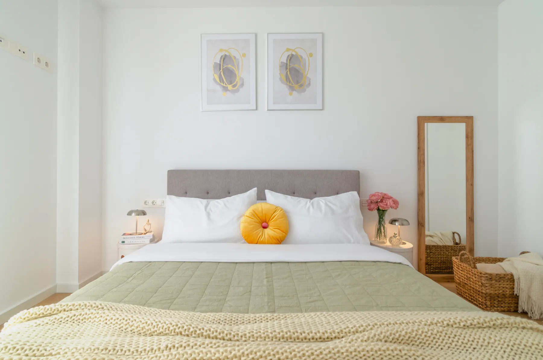 Dormitorio de Badalona I, en Badalona, tras el proyecto de decoración