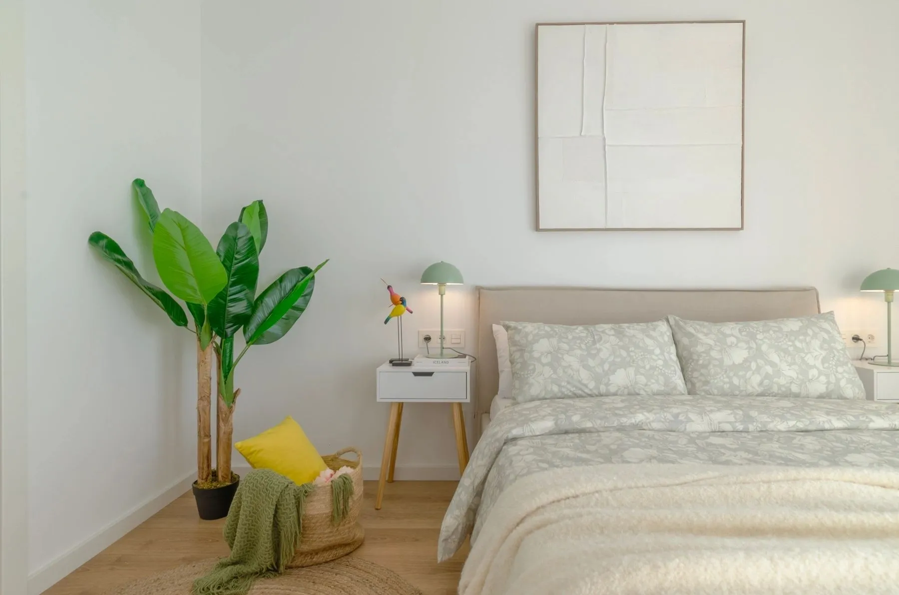 Dormitorio de Badalona I, en Badalona, tras el proyecto de decoración