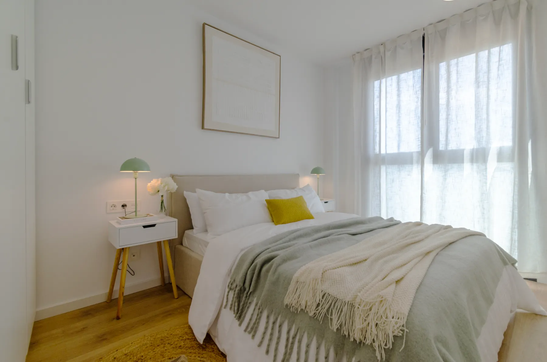 Dormitorio de Badalona I, en Badalona, tras el proyecto de decoración