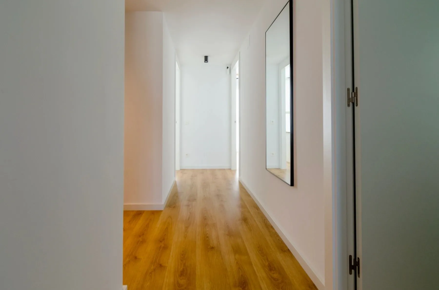 Pasillo de Badalona I, en Badalona, tras el proyecto de decoración