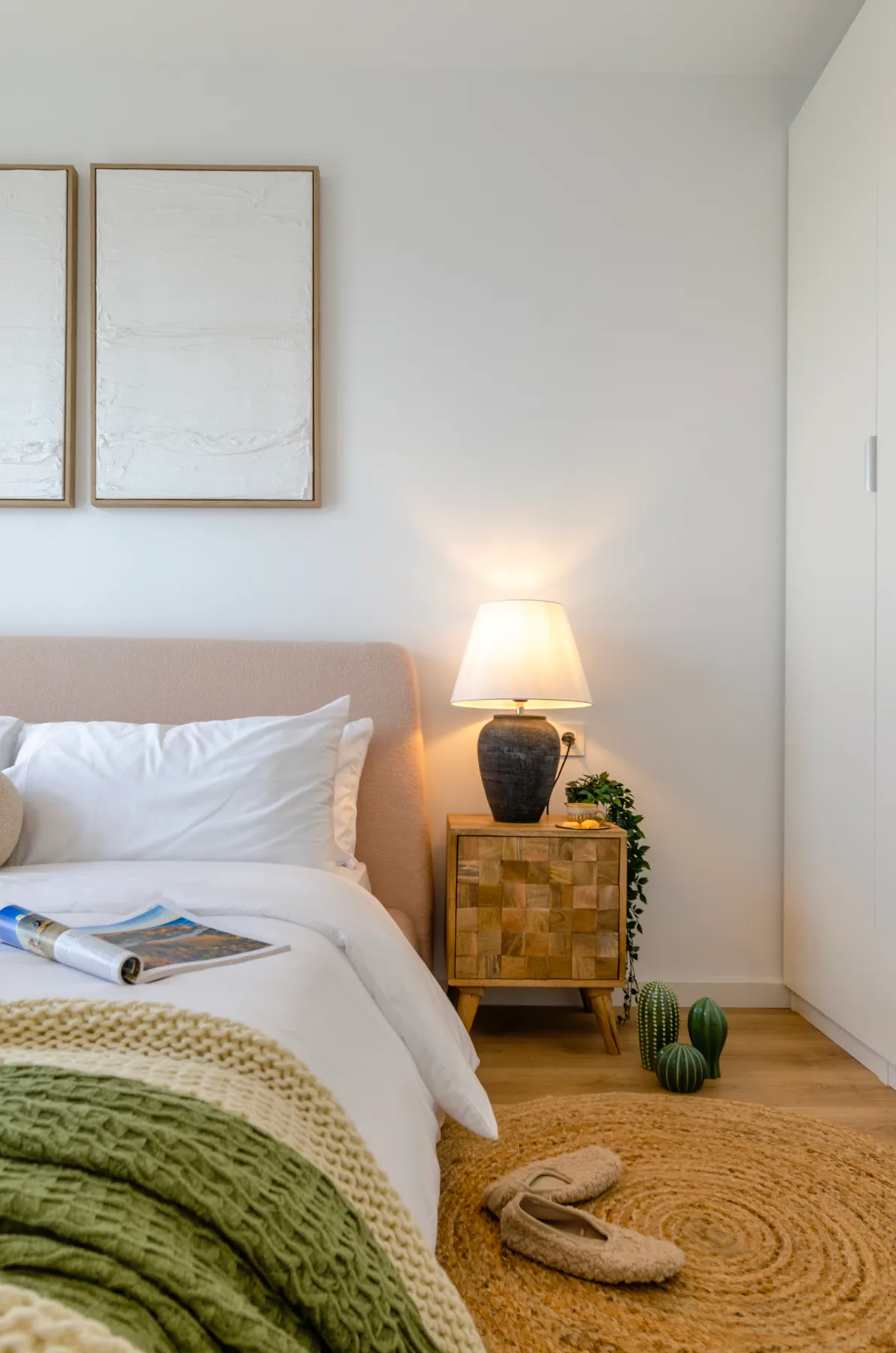 Dormitorio de Badalona II, en Badalona, tras el proyecto de decoración