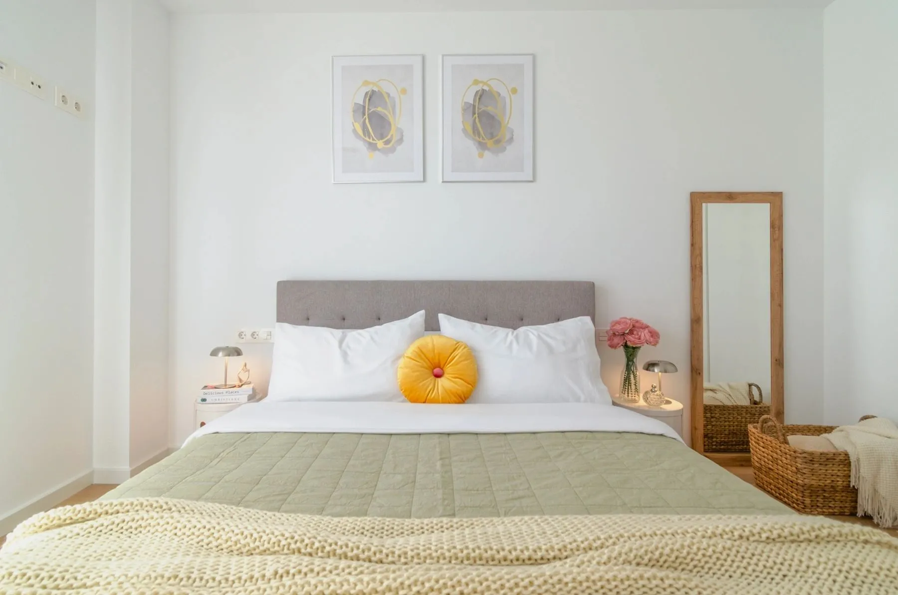 Dormitorio de Badalona II, en Badalona, tras el proyecto de decoración