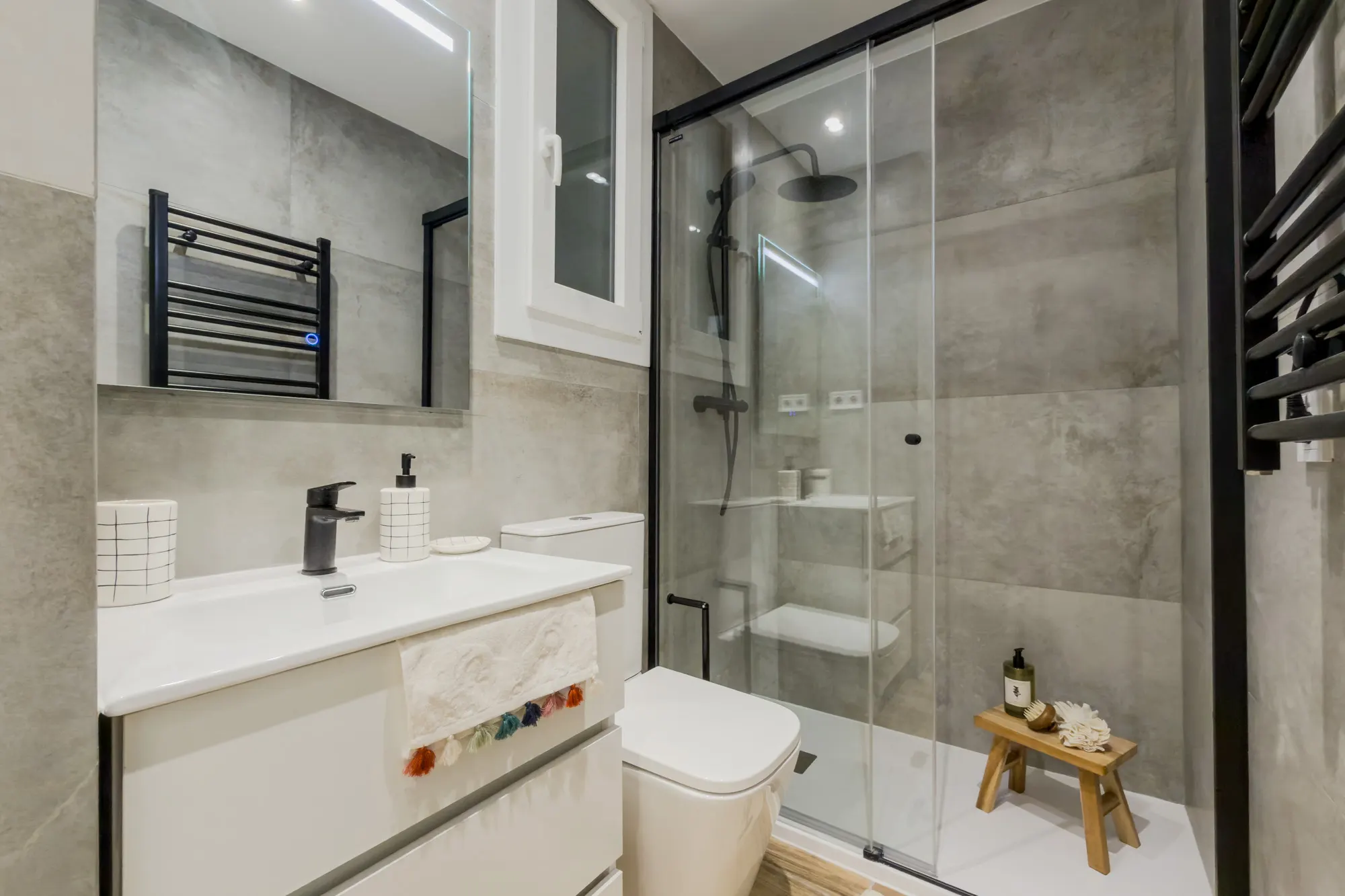 Bathroom of the Còrsega project, in Barcelona, after the interior design project