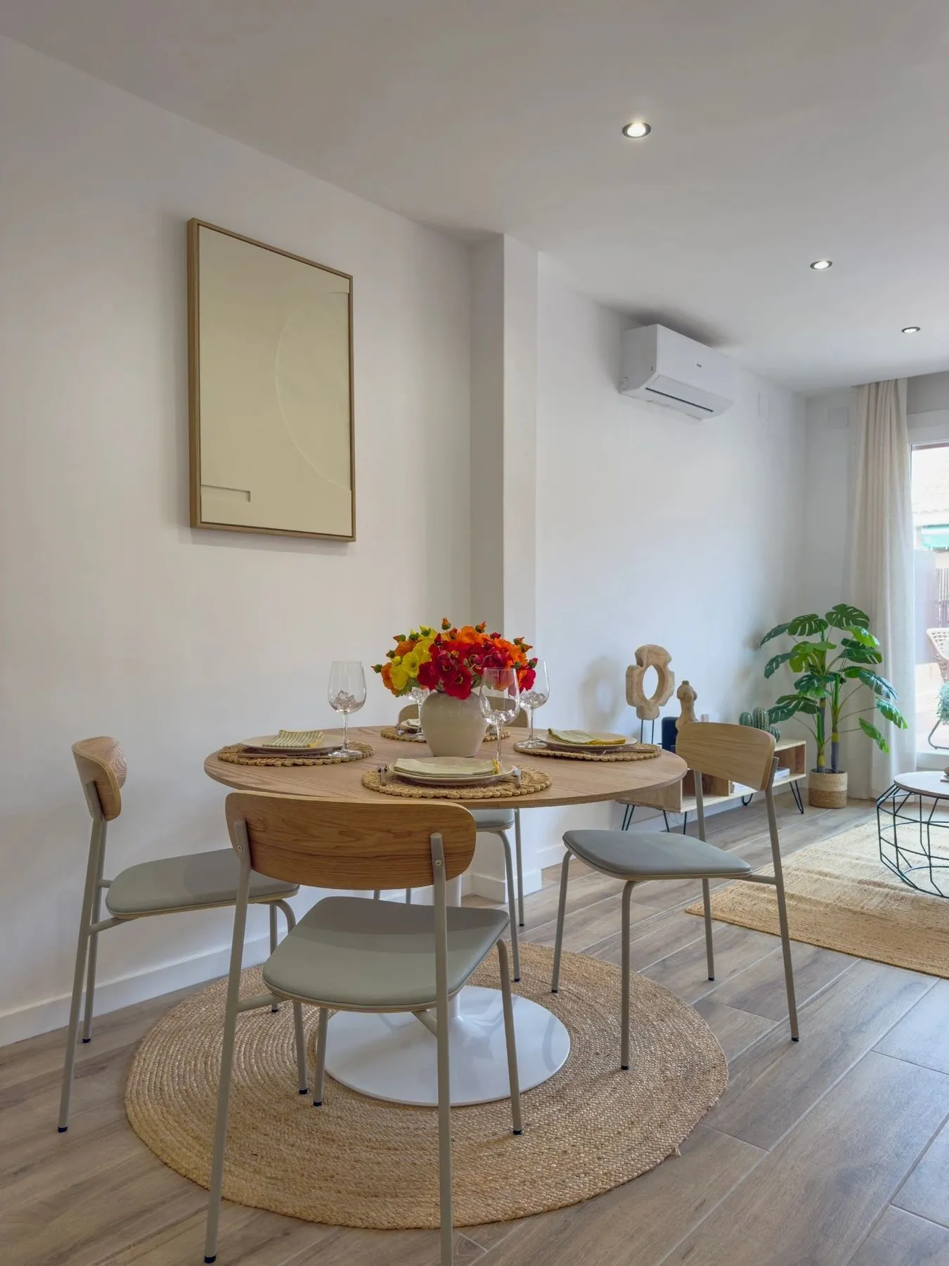 Comedor de Hipólito Lázaro, en Barcelona, tras el proyecto de decoración