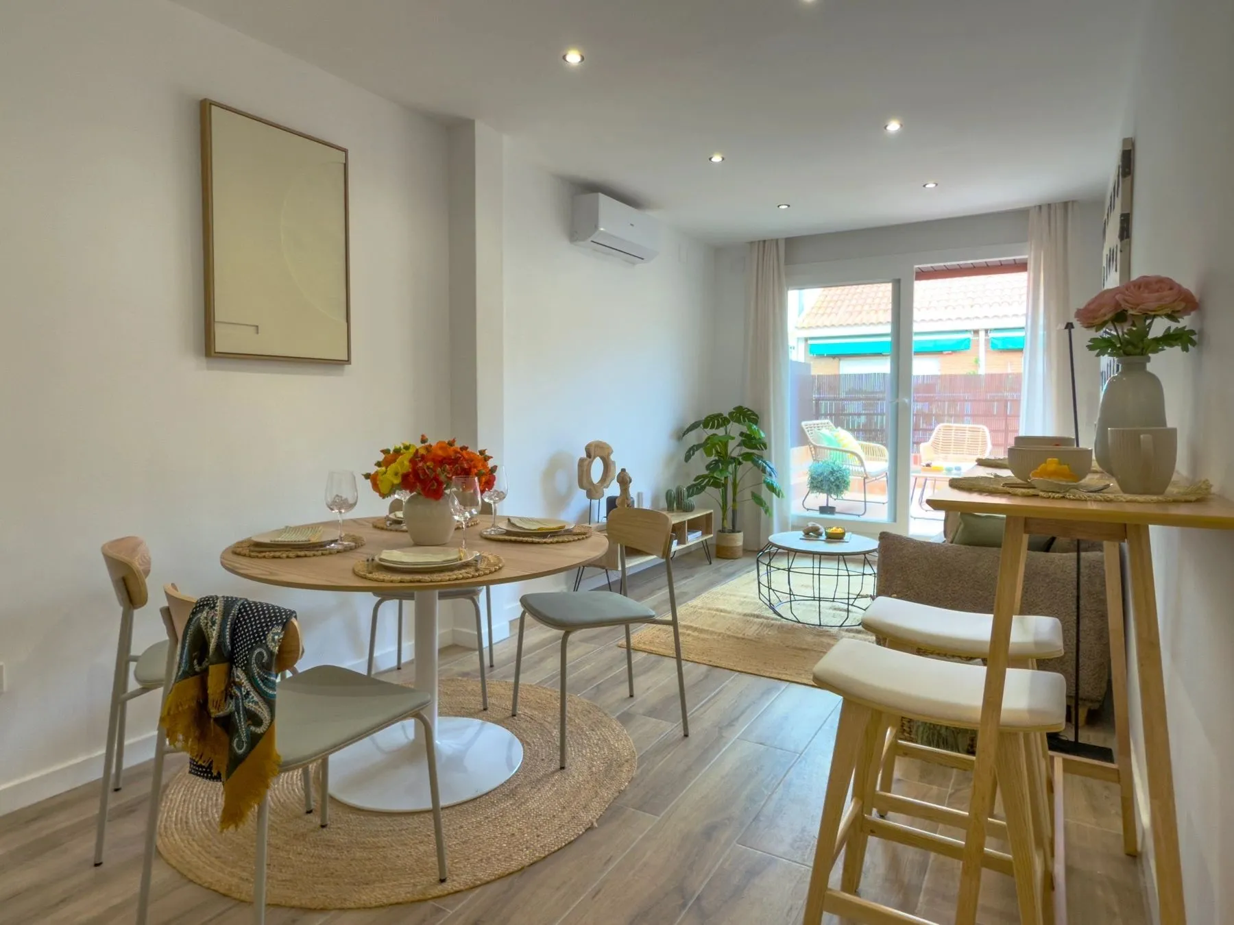 Comedor de Hipólito Lázaro, en Barcelona, tras el proyecto de decoración
