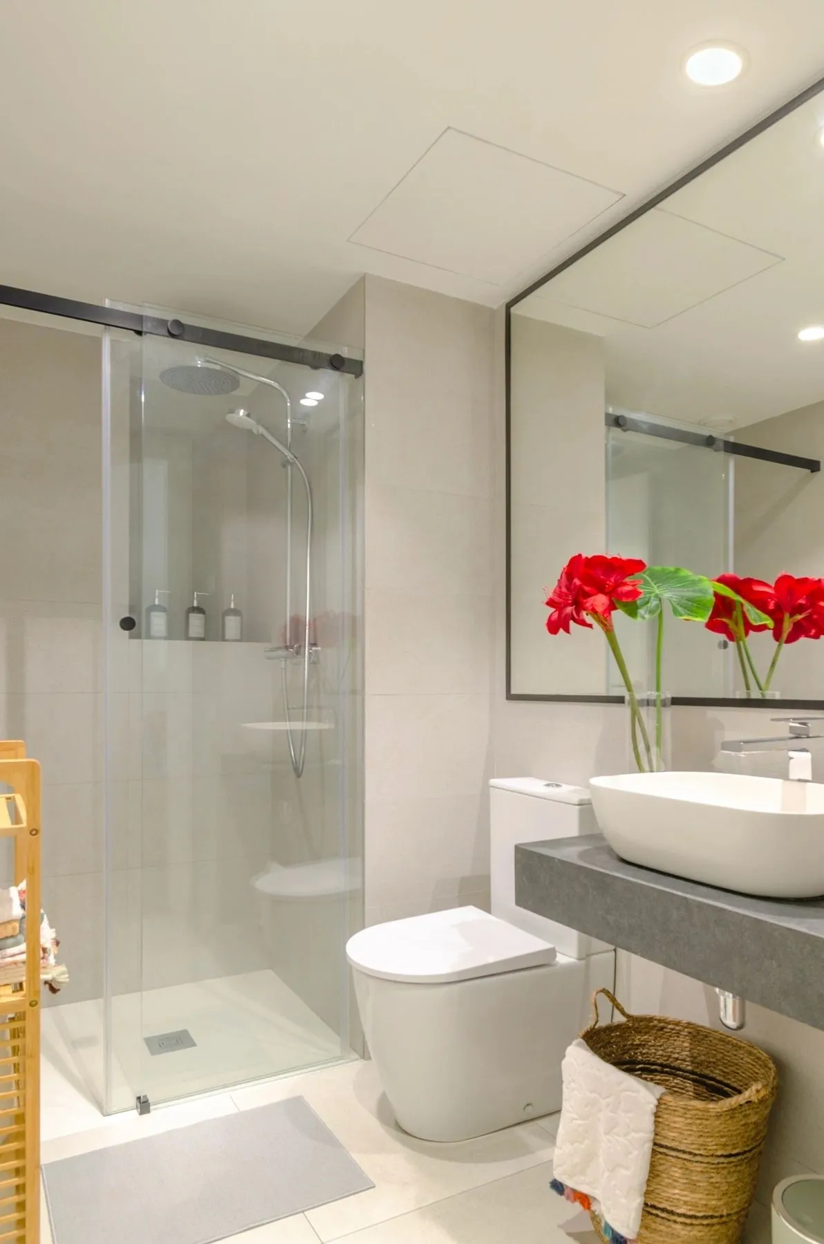 Baño de Maignon, en Barcelona, tras el proyecto de decoración