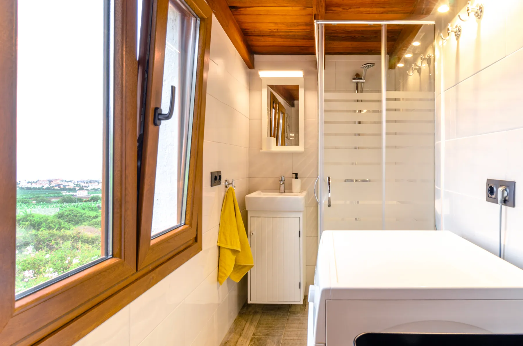 Baño de Torreón Bajo, en La Orotava, Tenerife, tras el proyecto de decoración