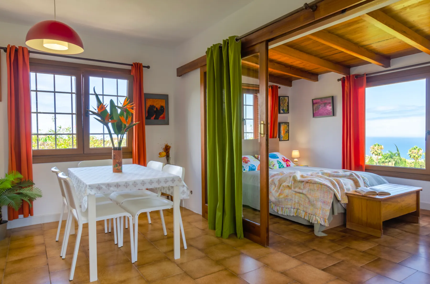 Comedor de Torreón Bajo, en La Orotava, Tenerife, tras el proyecto de decoración
