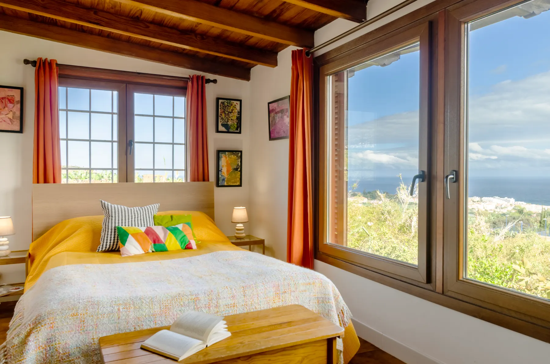 Dormitorio de Torreón Bajo, en La Orotava, Tenerife, tras el proyecto de decoración
