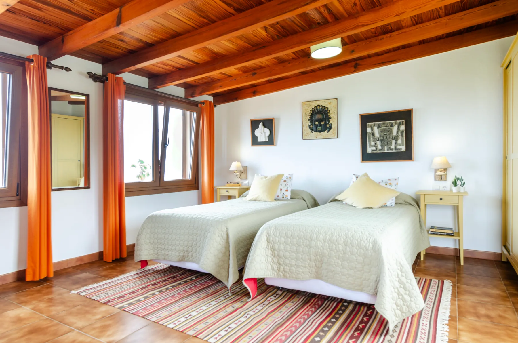 Dormitorio de Torreón Bajo, en La Orotava, Tenerife, tras el proyecto de decoración
