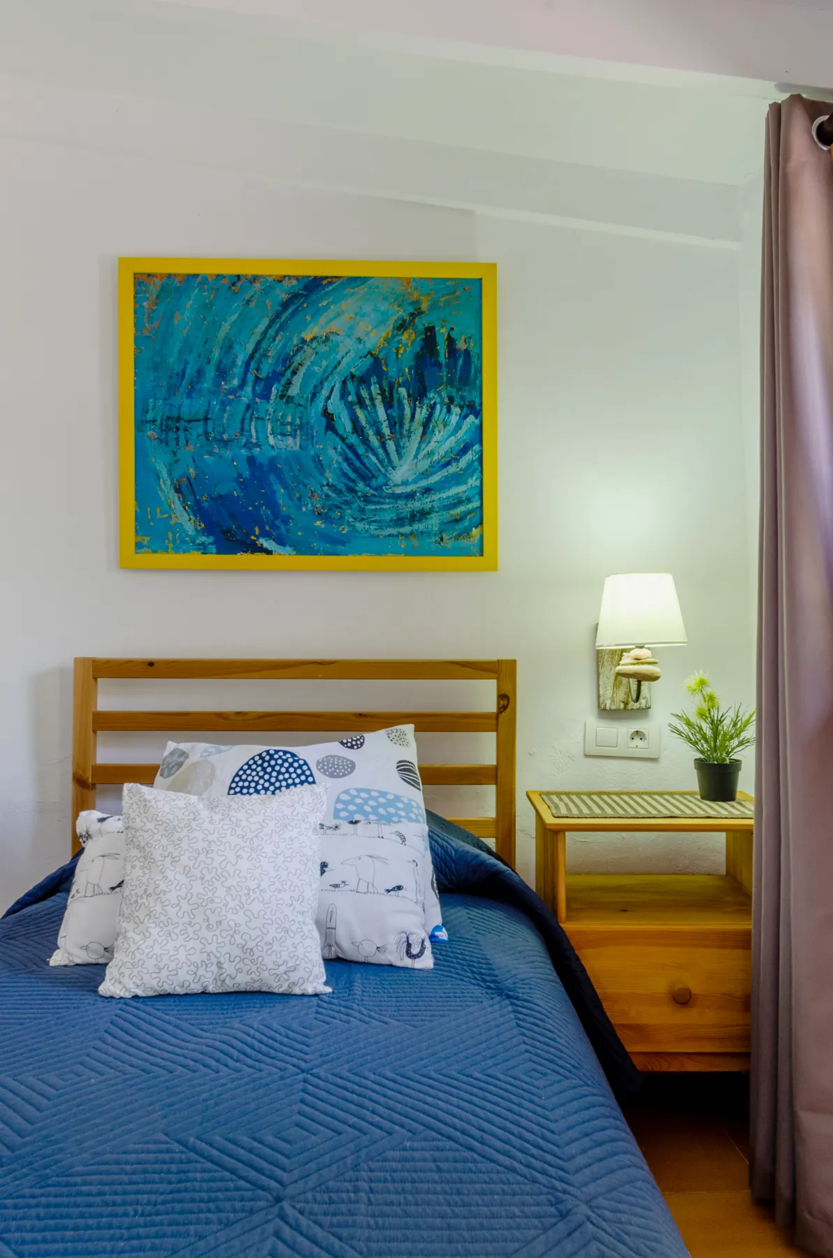 Dormitorio, detalle de Torreón Bajo, en La Orotava, Tenerife, tras el proyecto de decoración