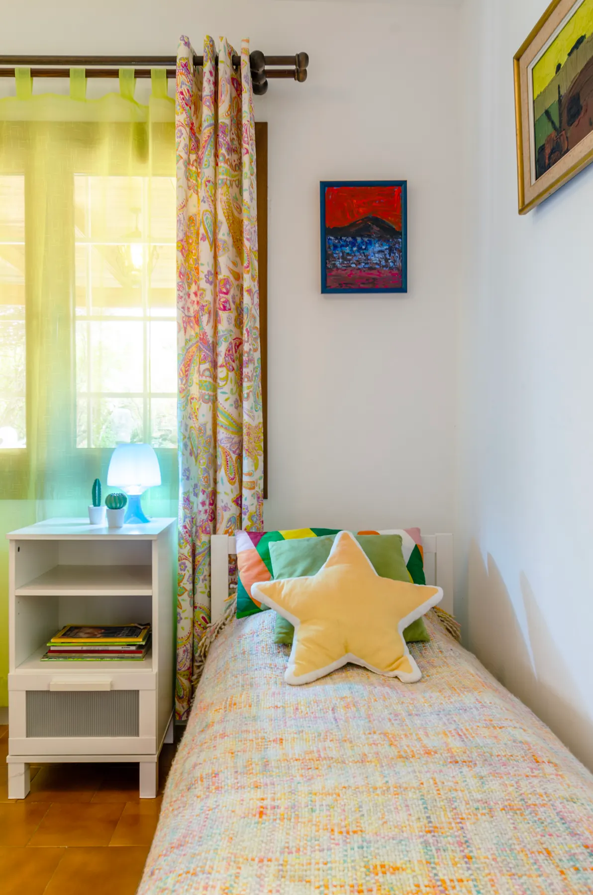 Dormitorio, detalle de Torreón Bajo, en La Orotava, Tenerife, tras el proyecto de decoración
