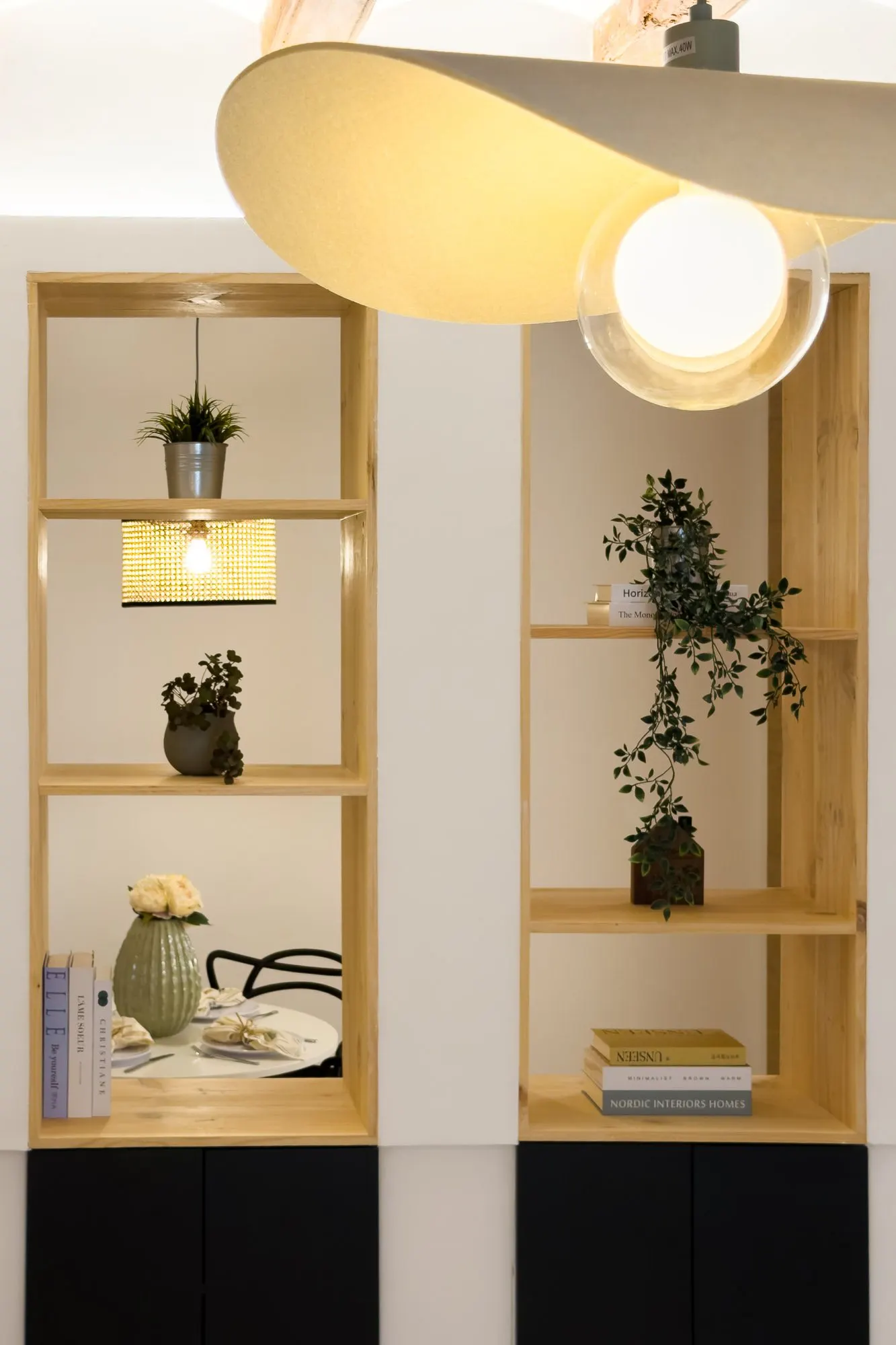 Salón, detalle de Còdols, en Barcelona, tras el home staging