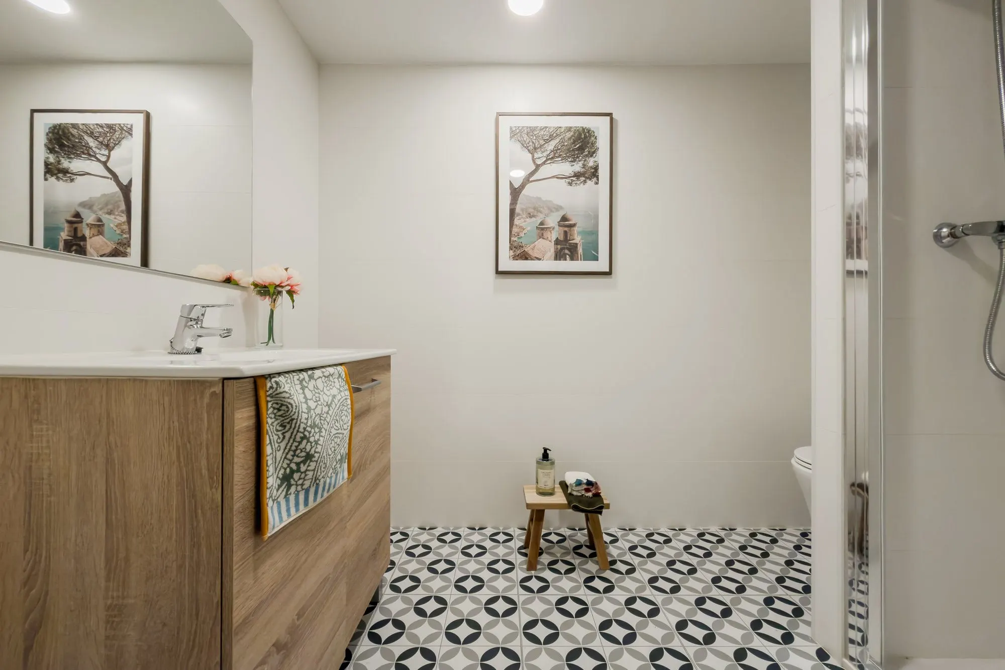 Bathroom of the Gignàs project, in Barcelona, after home staging