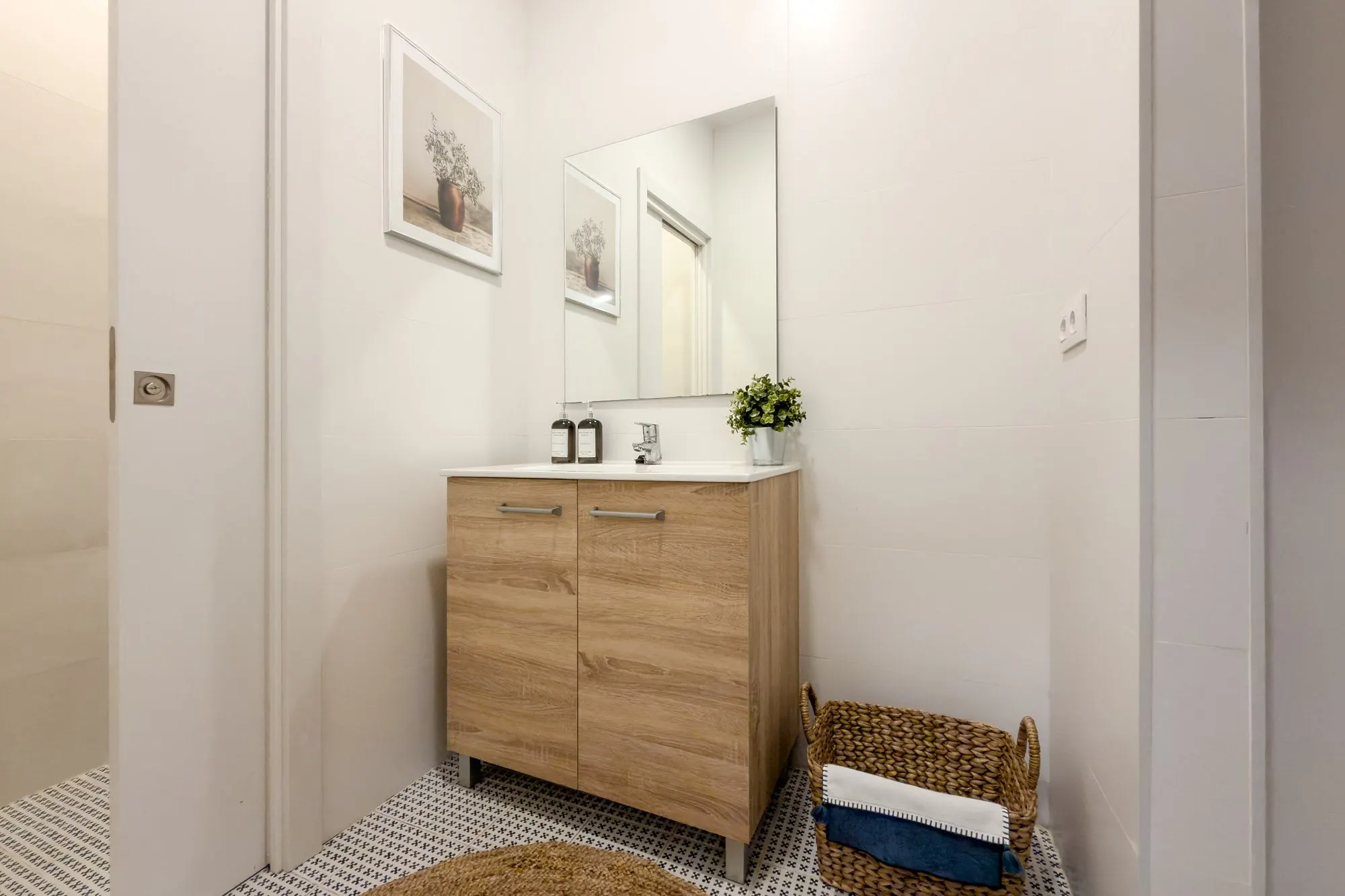 Bathroom of the Gignàs project, in Barcelona, after home staging