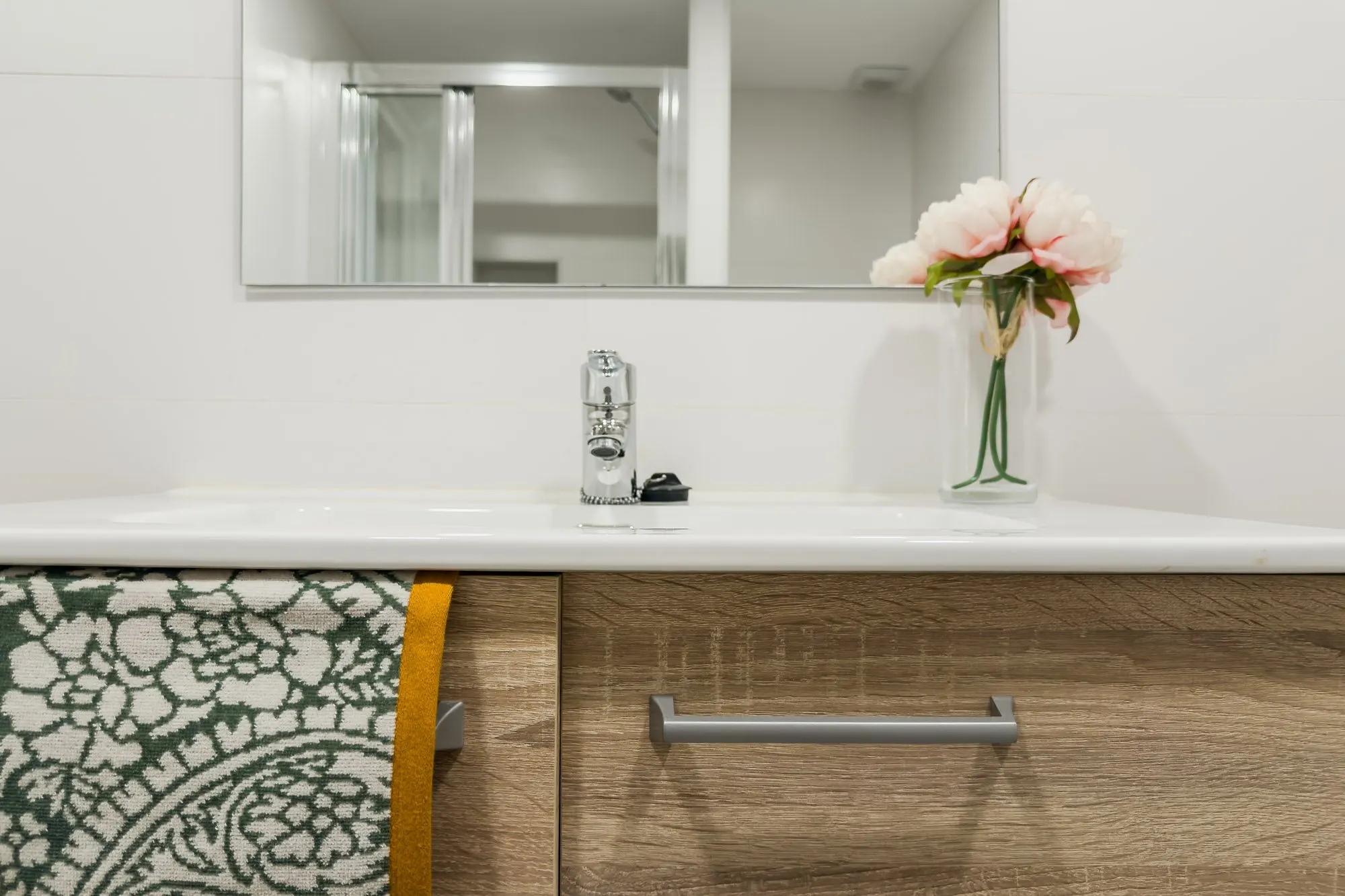 Bathroom, detail of the Gignàs project, in Barcelona, after home staging