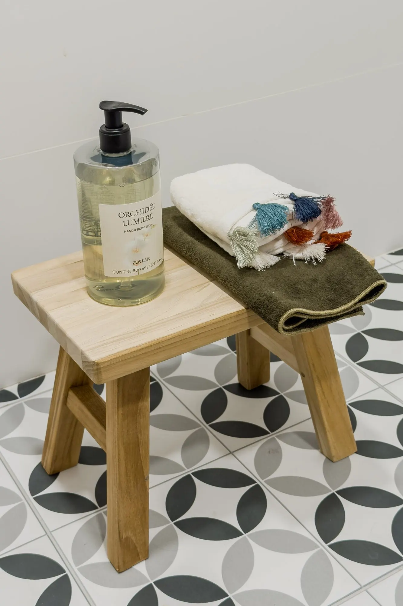 Bathroom, detail of the Gignàs project, in Barcelona, after home staging