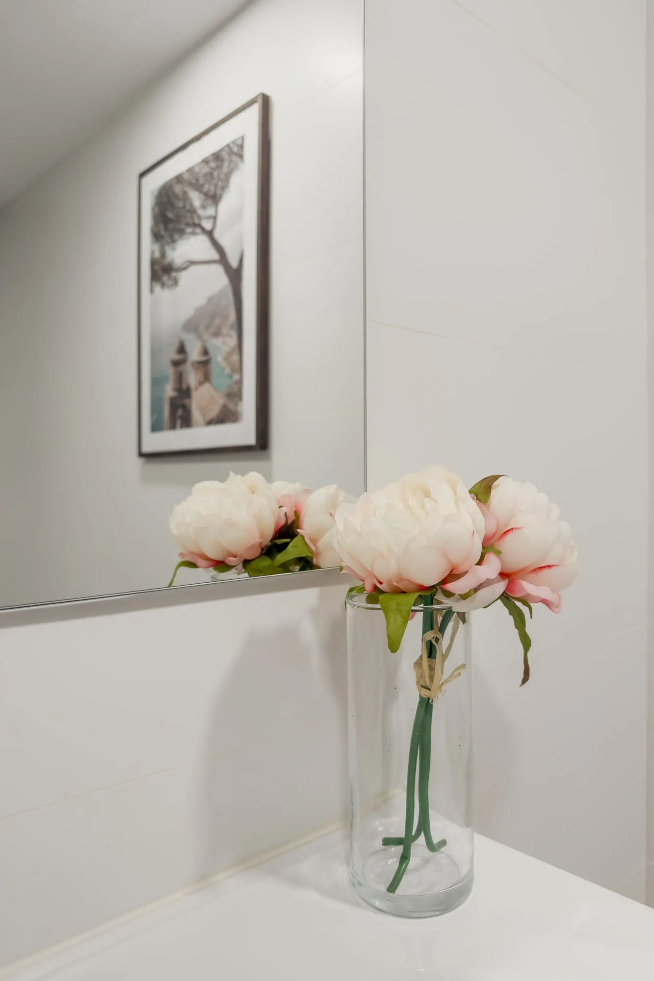 Bathroom, detail of the Gignàs project, in Barcelona, after home staging