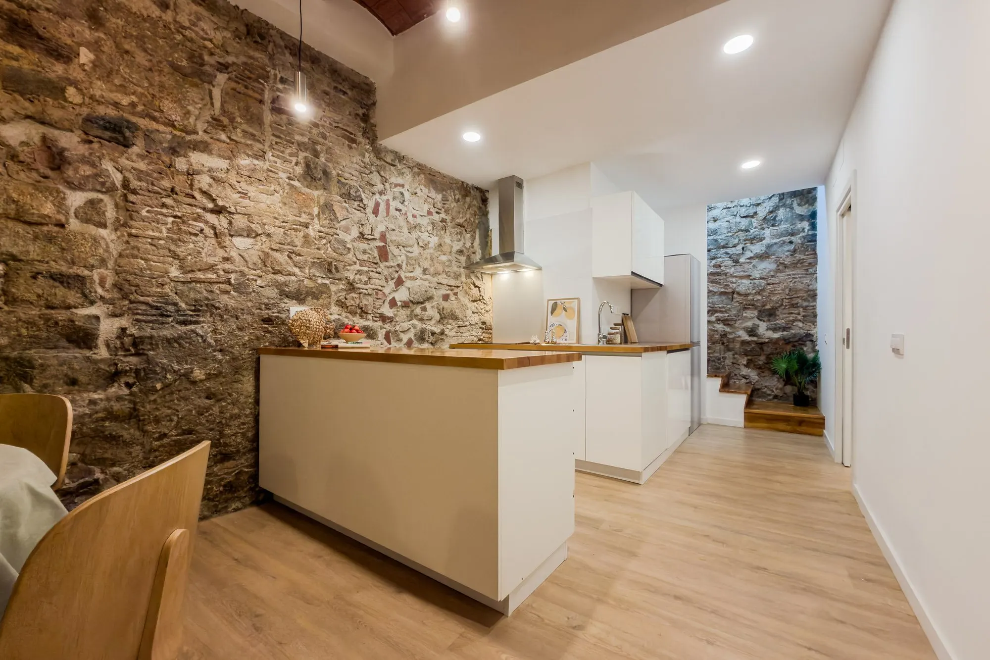 Kitchen of the Gignàs project, in Barcelona, after home staging