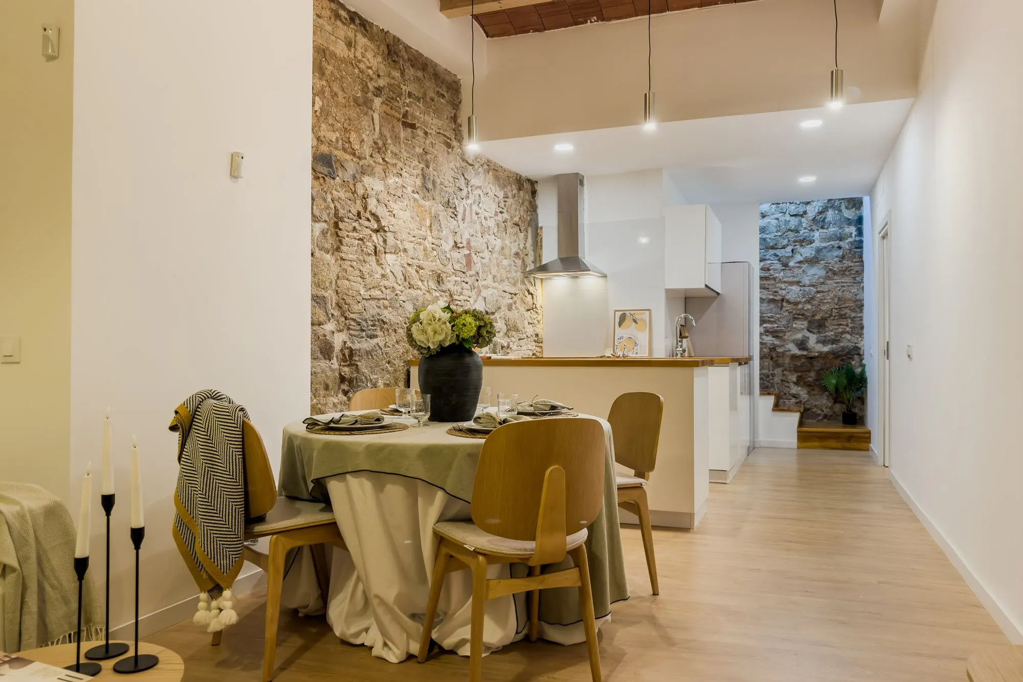 Dining room of the Gignàs project, in Barcelona, after home staging