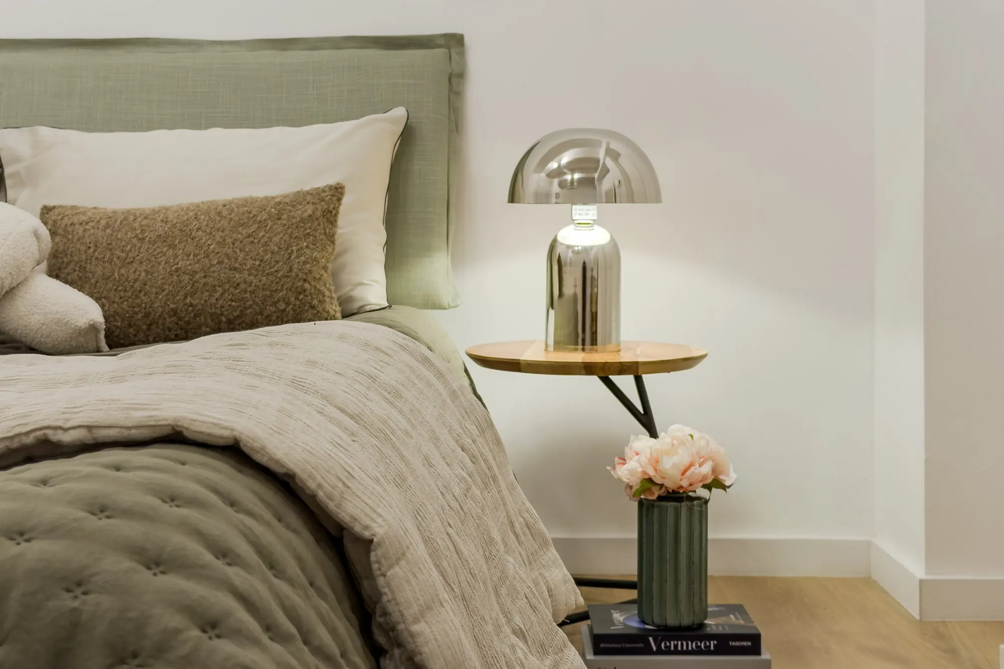 Bedroom, detail of the Gignàs project, in Barcelona, after home staging