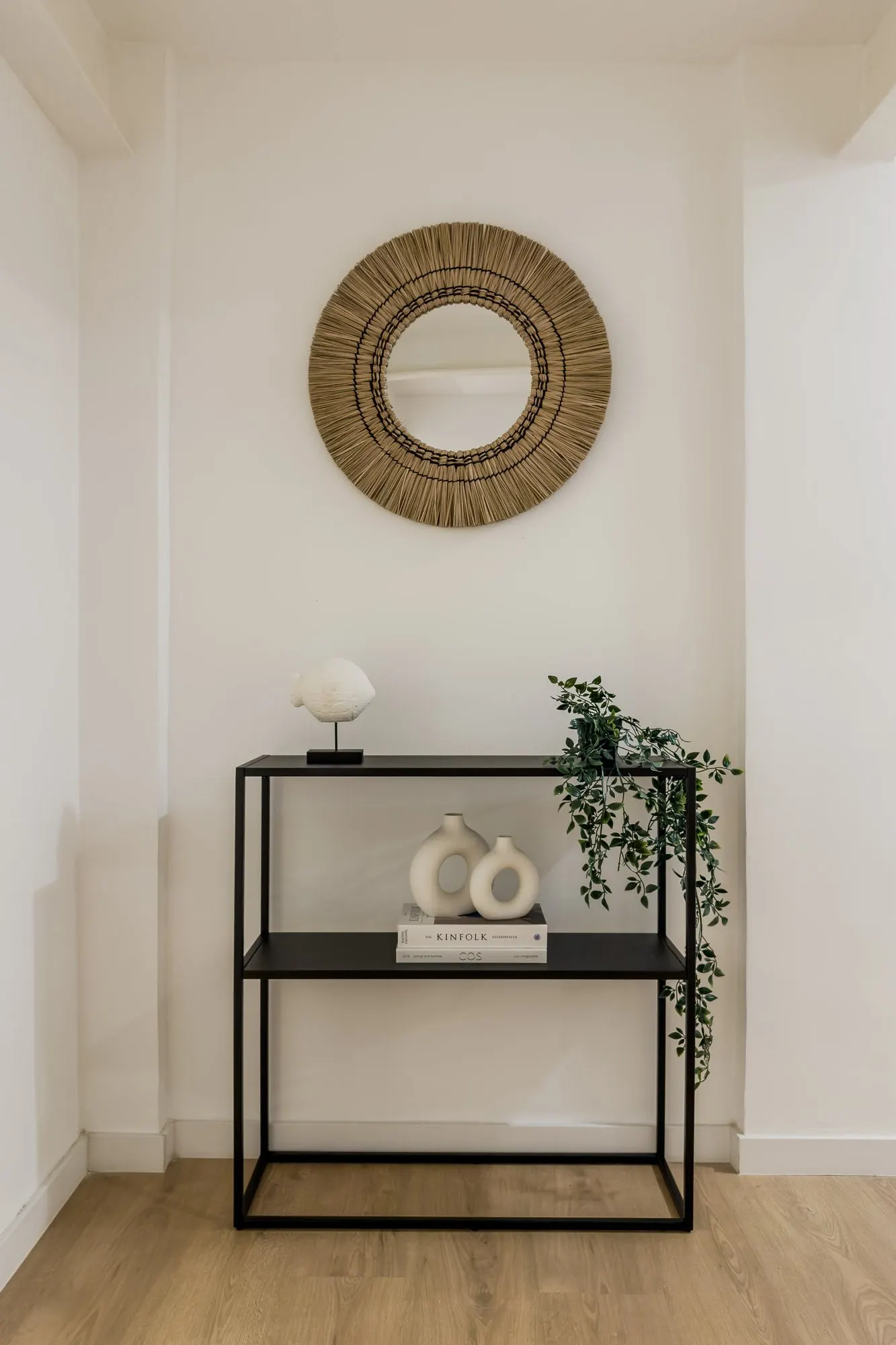Entryway of the Gignàs project, in Barcelona, after home staging