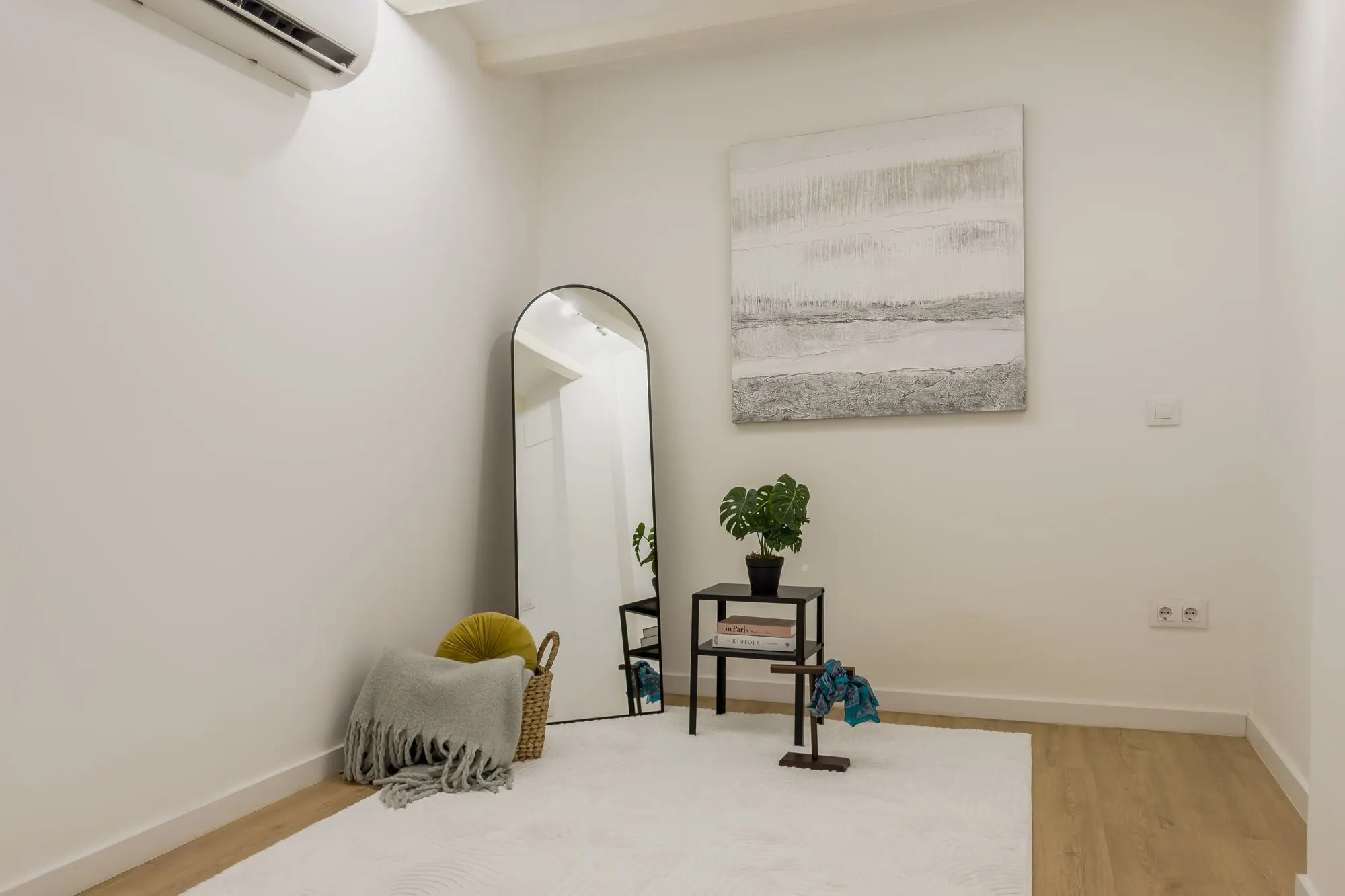 Room of the Gignàs project, in Barcelona, after home staging