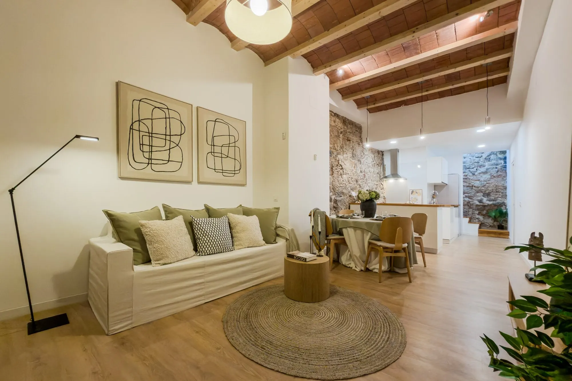Living room of the Gignàs project, in Barcelona, after home staging