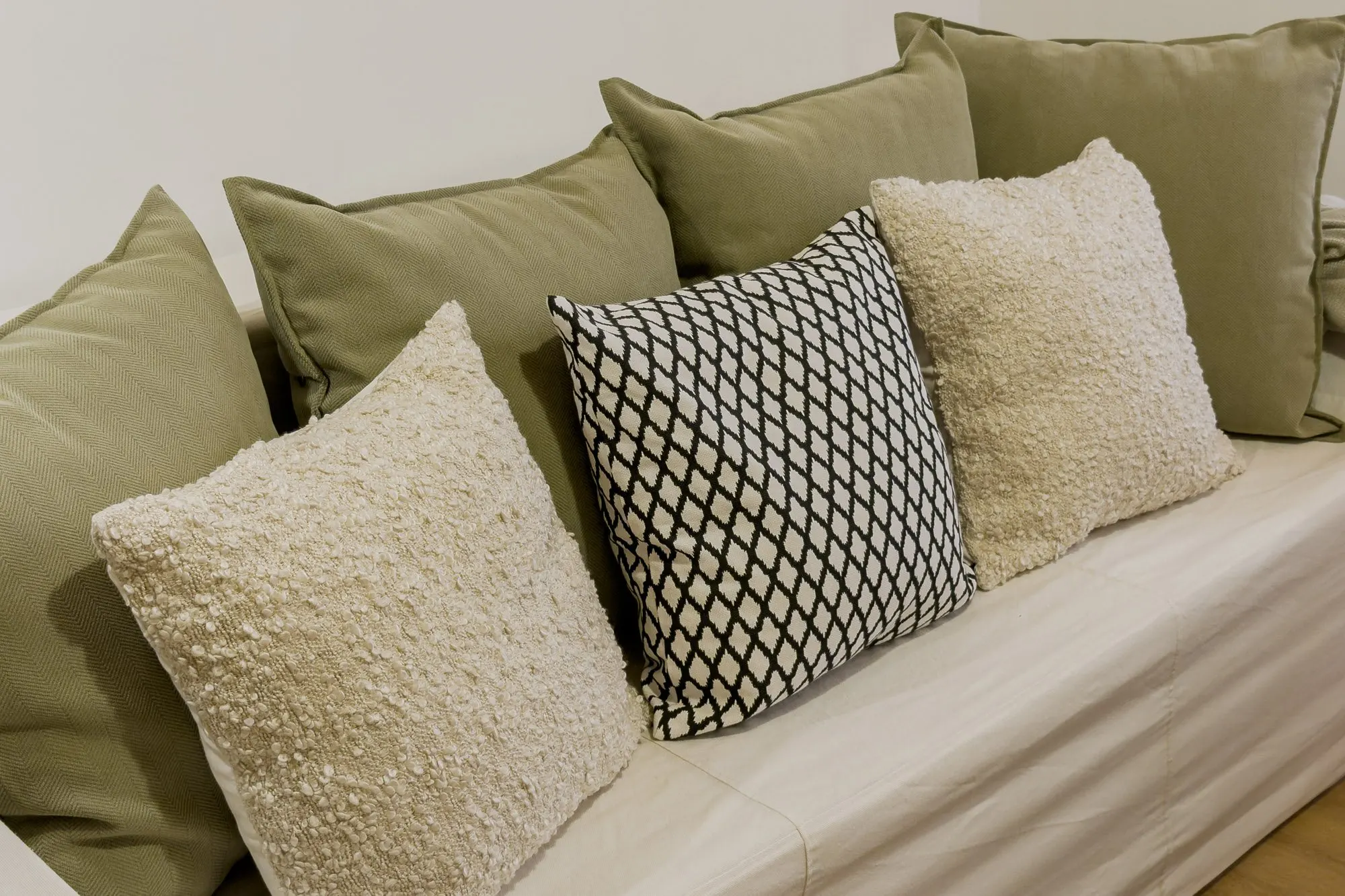 Living room, detail of the Gignàs project, in Barcelona, after home staging