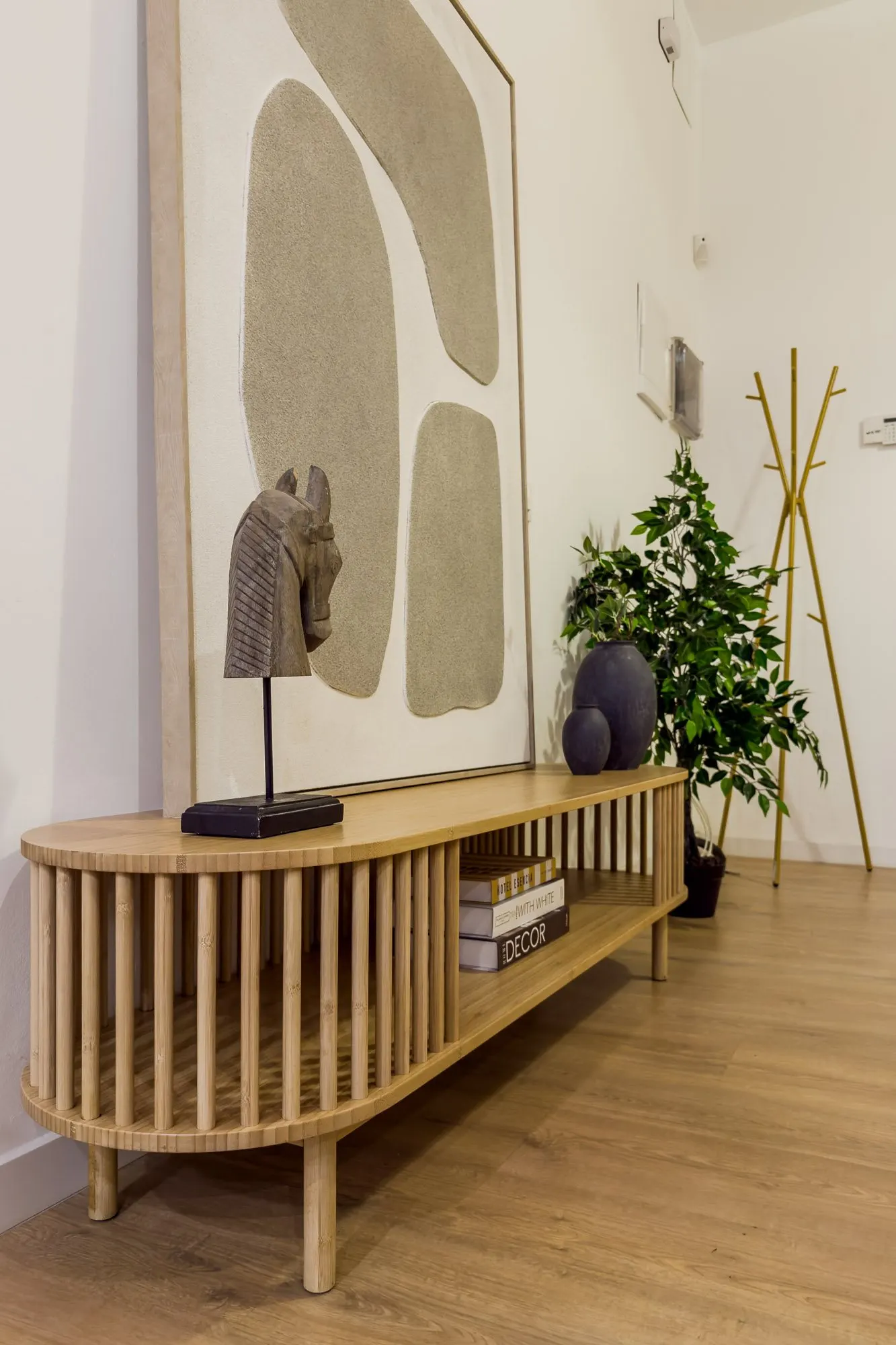 Living room, detail of the Gignàs project, in Barcelona, after home staging