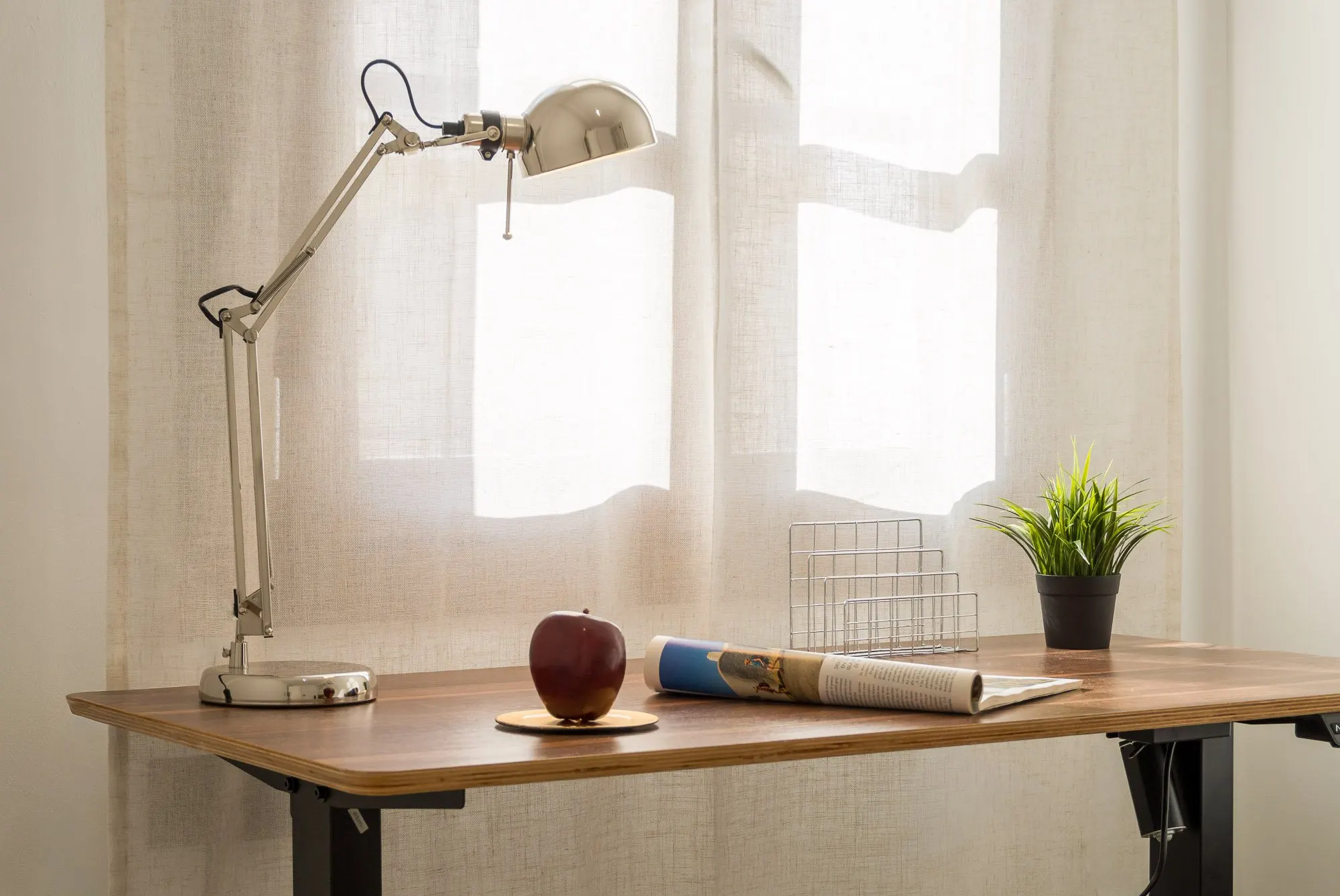 Bedroom and home office, detail of the Riera Baixa I project, in Barcelona, after home staging