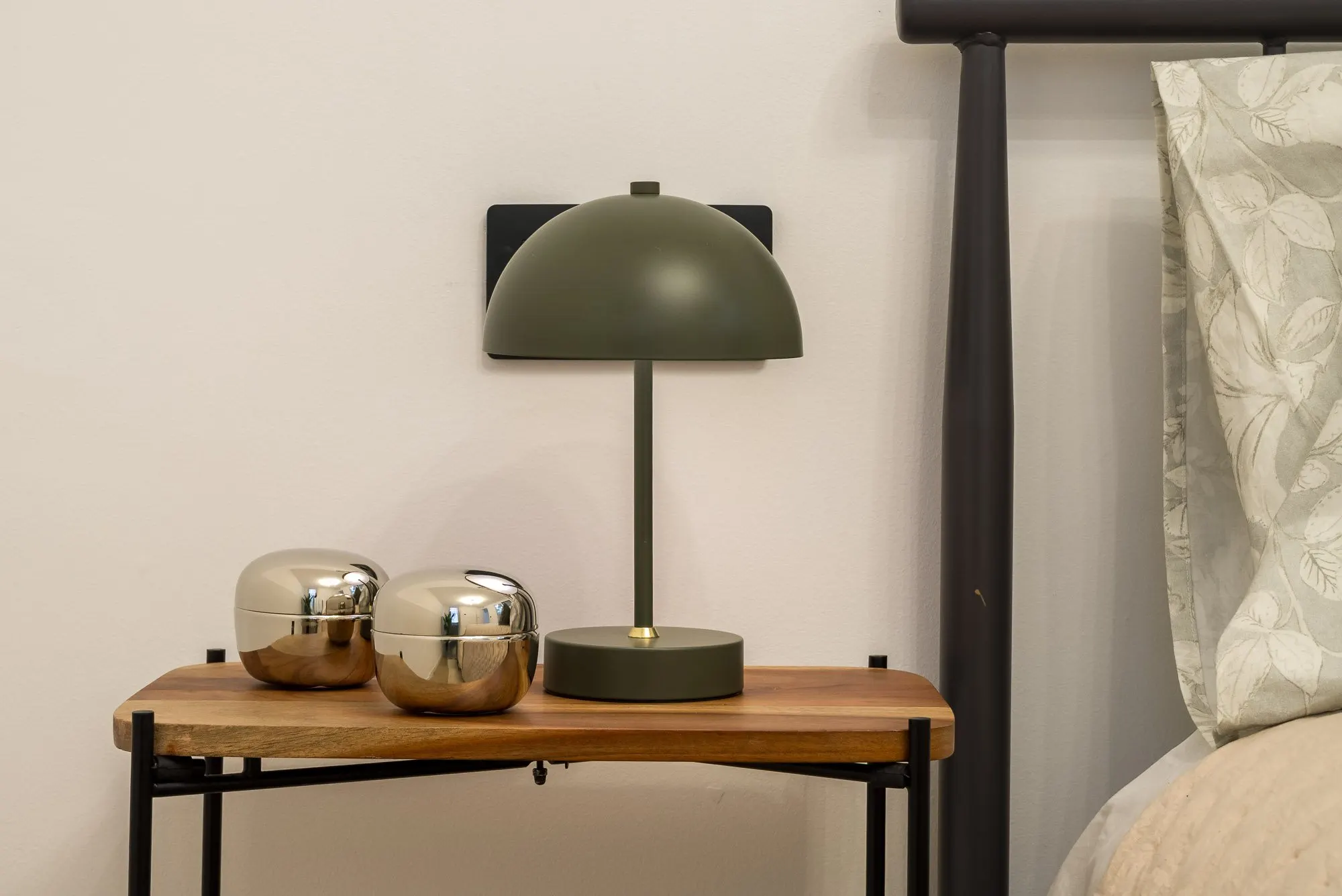 Bedroom, detail of the Riera Baixa I project, in Barcelona, after home staging