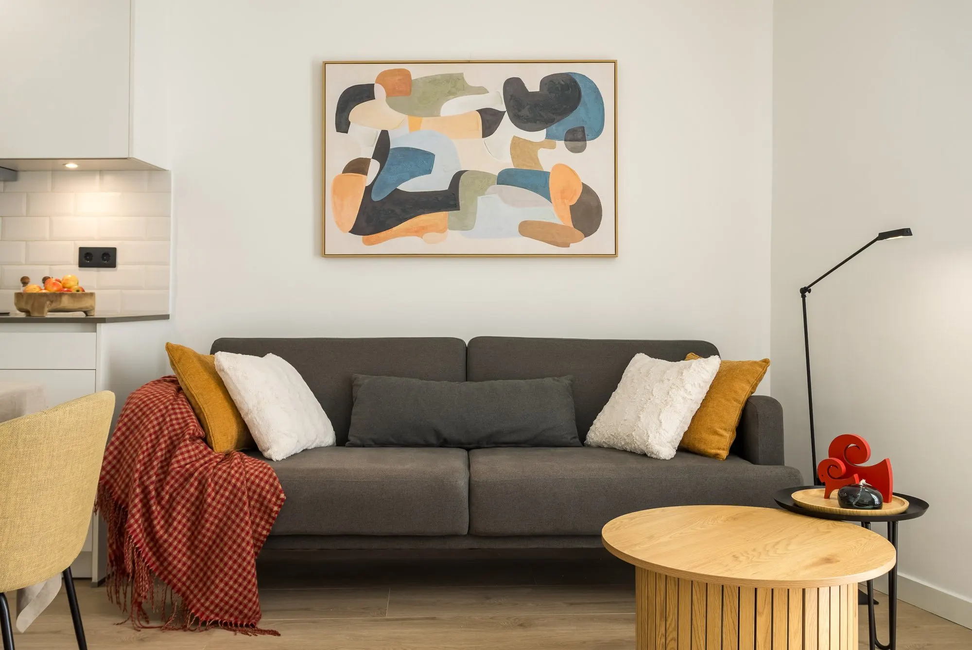Living room of the Riera Baixa I project, in Barcelona, after home staging
