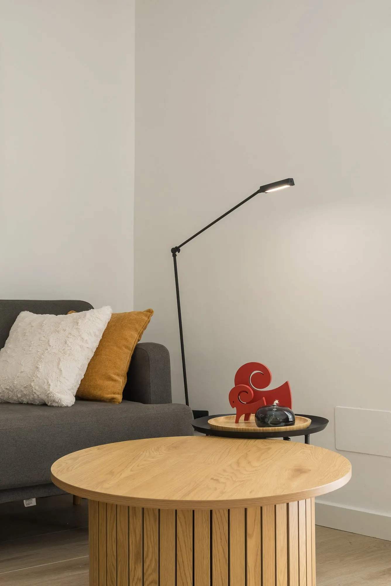 Living room, detail of the Riera Baixa I project, in Barcelona, after home staging