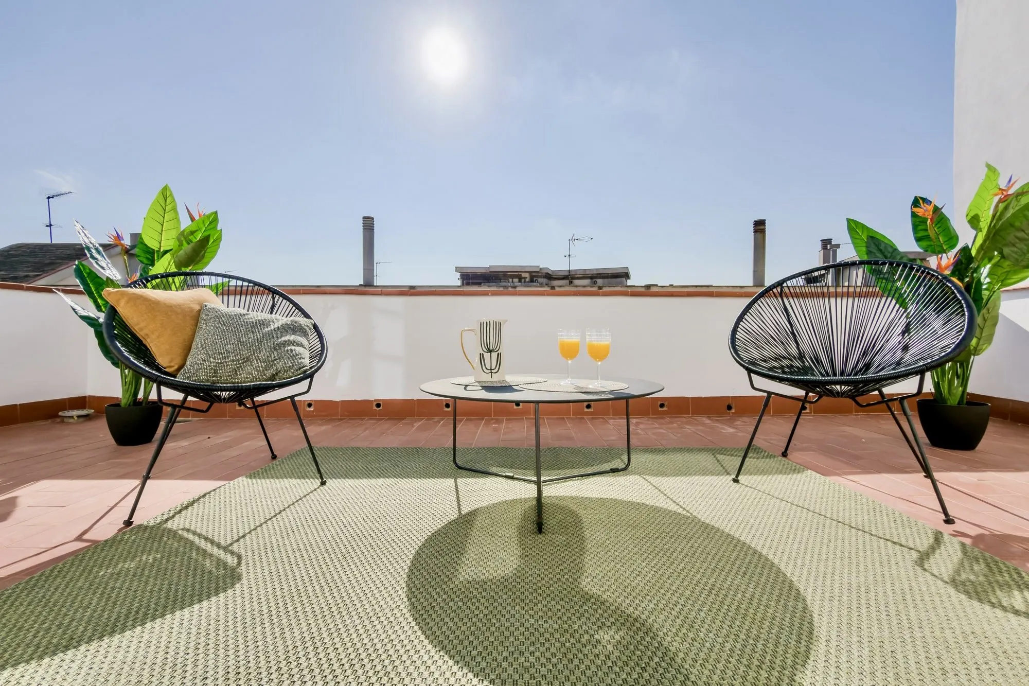 Терраса проекта Riera Baixa II, в Barcelona, после хоум-стейджинга