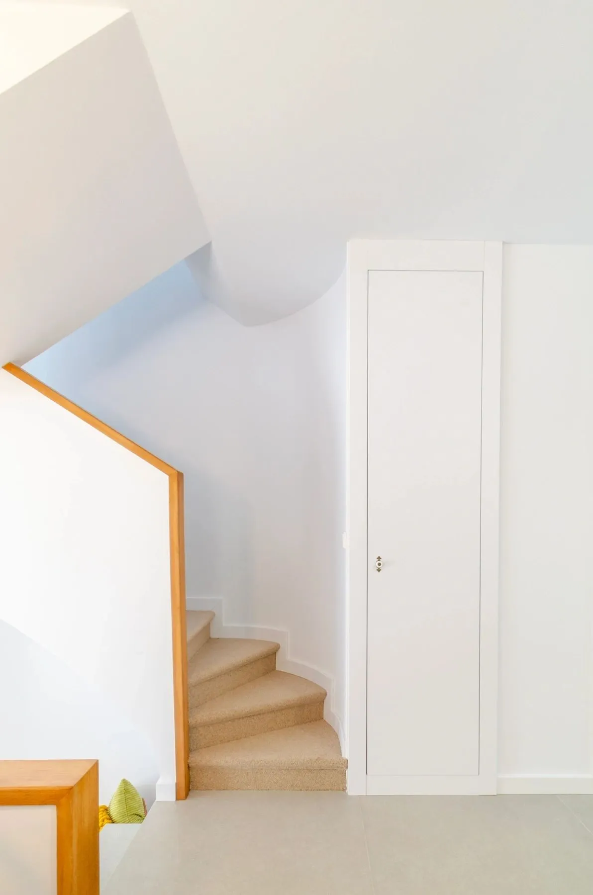 Escalera de Buenos Aires, en Lloret de Mar, tras el home staging