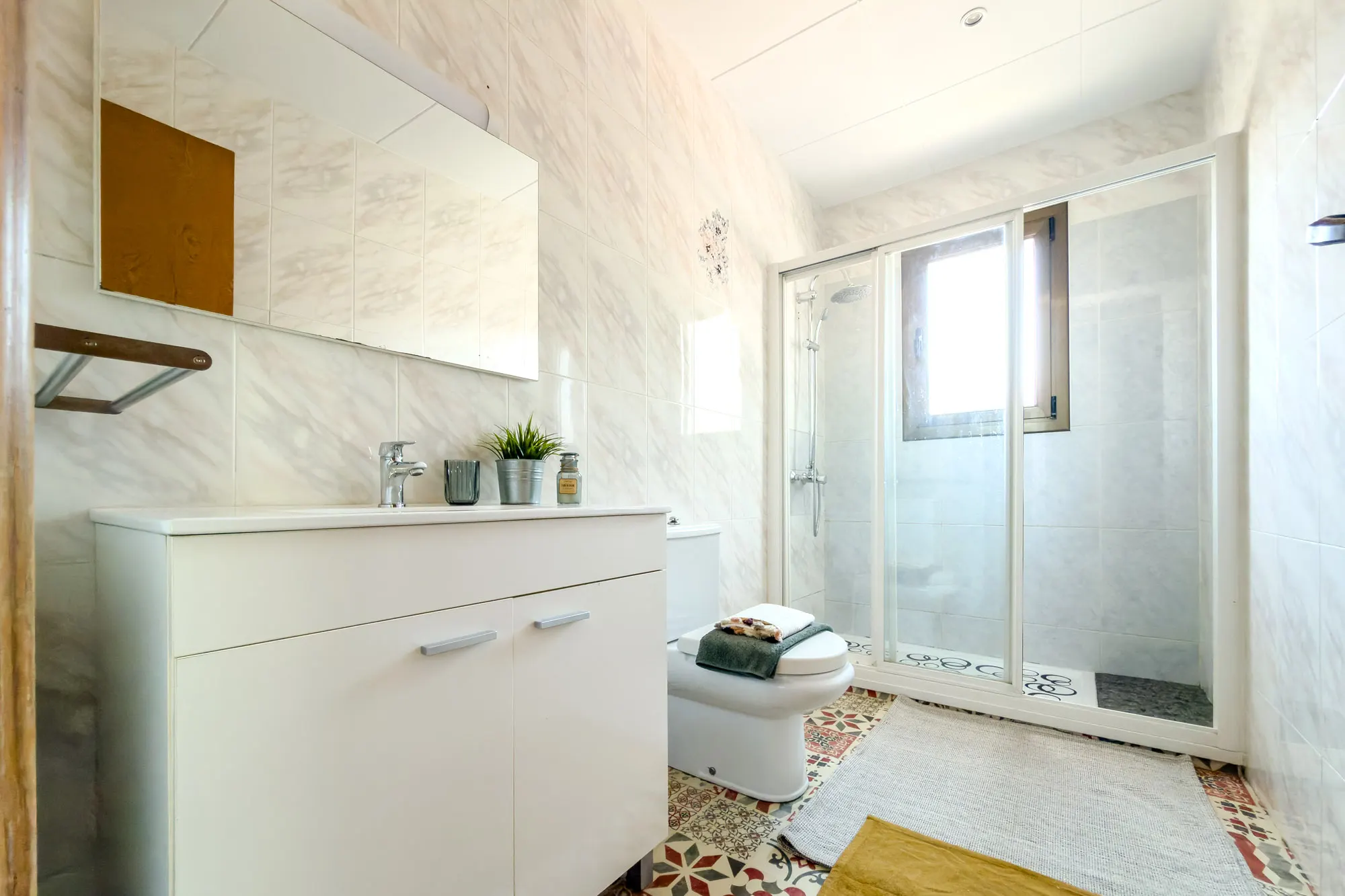 Bathroom of the Galícia project, in Sant Cugat del Vallès, after home staging