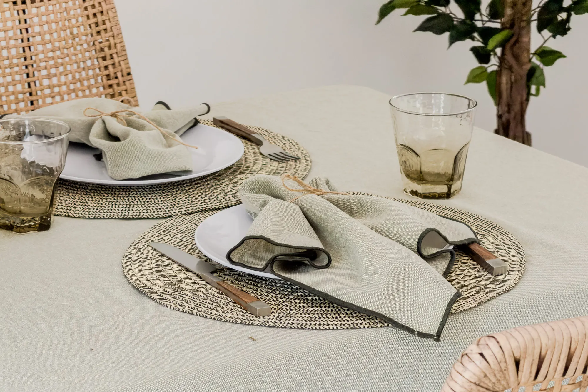 Dining room of the Galícia project, in Sant Cugat del Vallès, after home staging