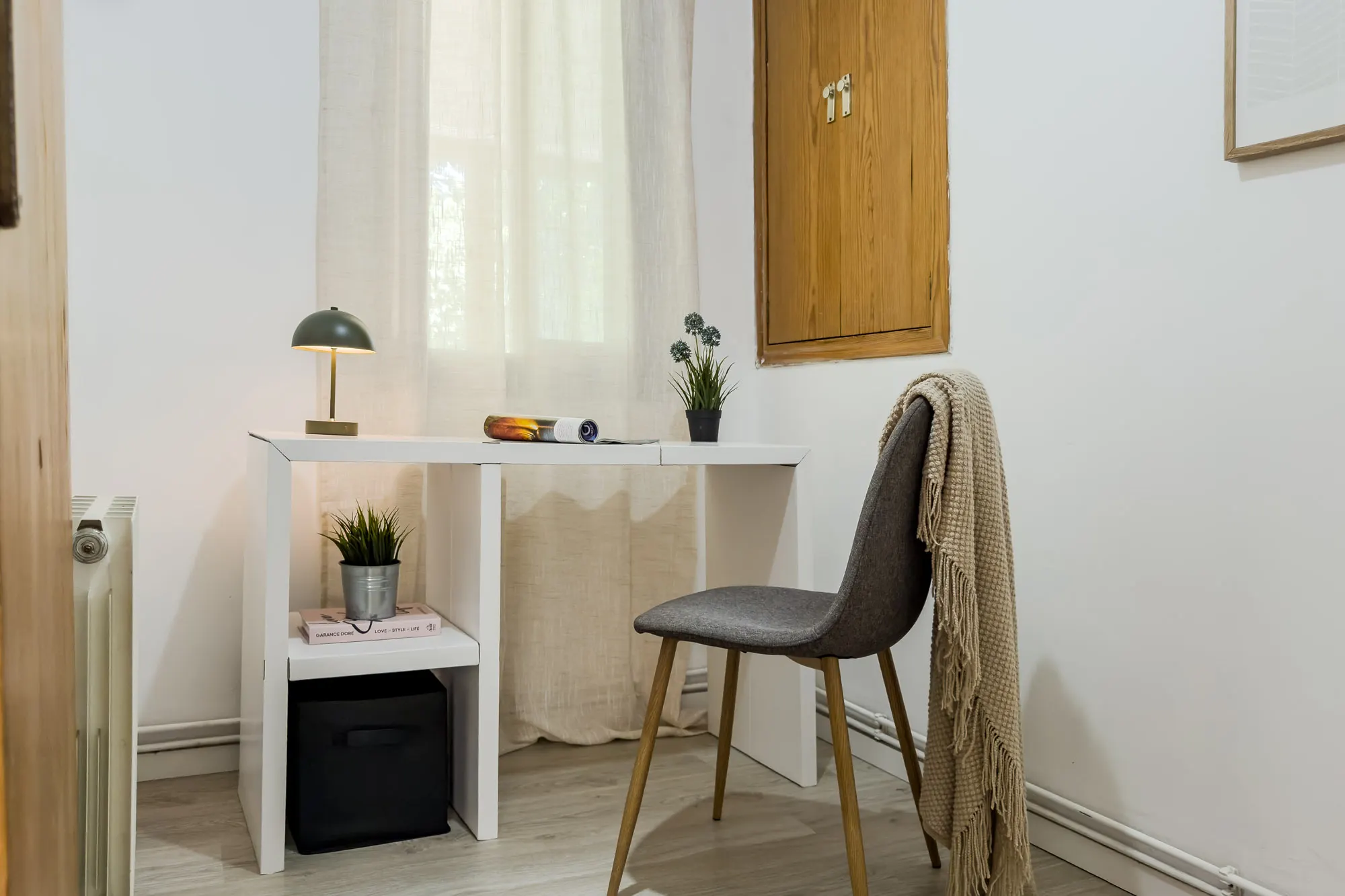 Home office of the Galícia project, in Sant Cugat del Vallès, after home staging