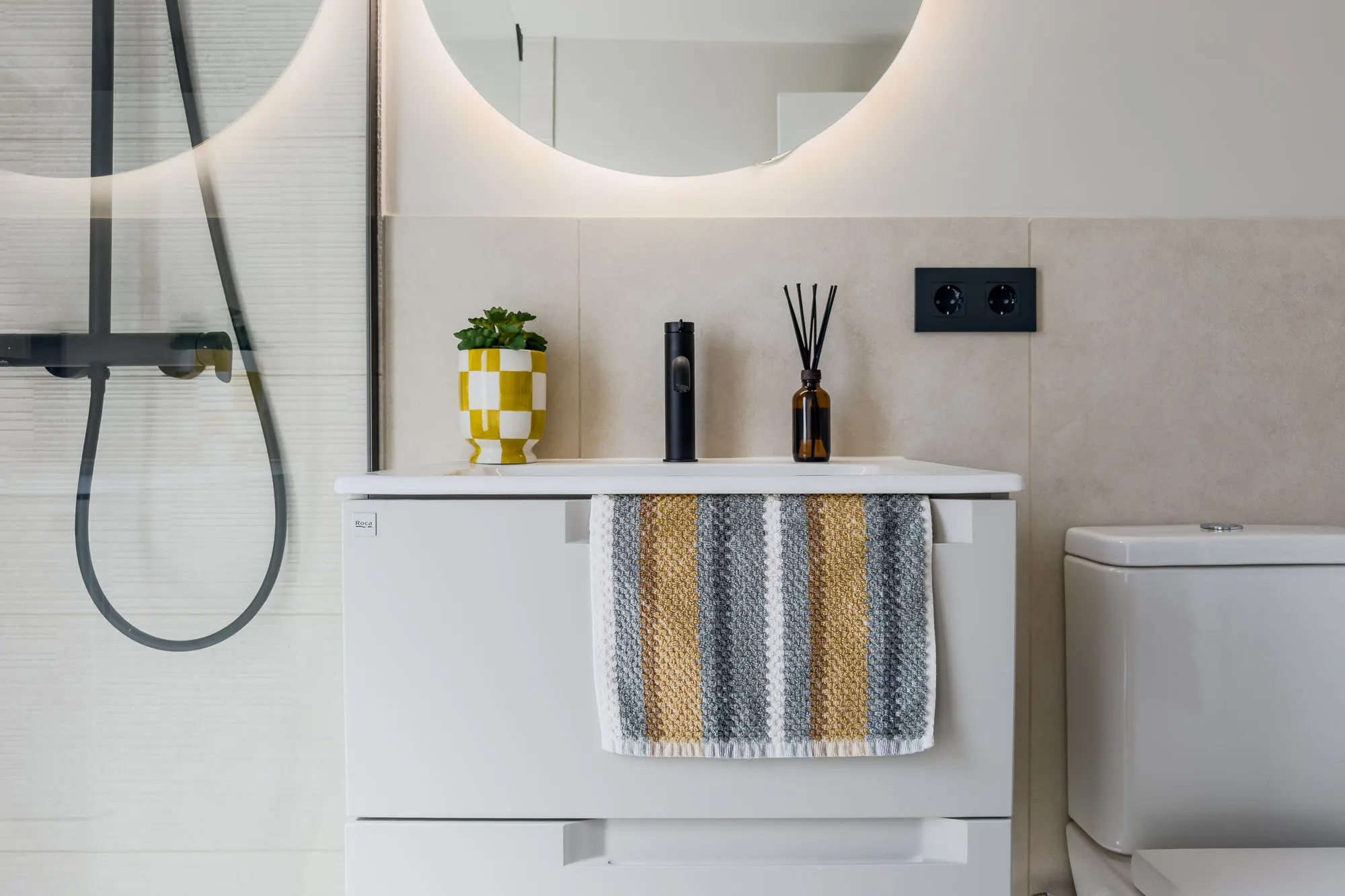 Baño de Joanot Martorell, en Sant Cugat del Vallès, tras el home staging
