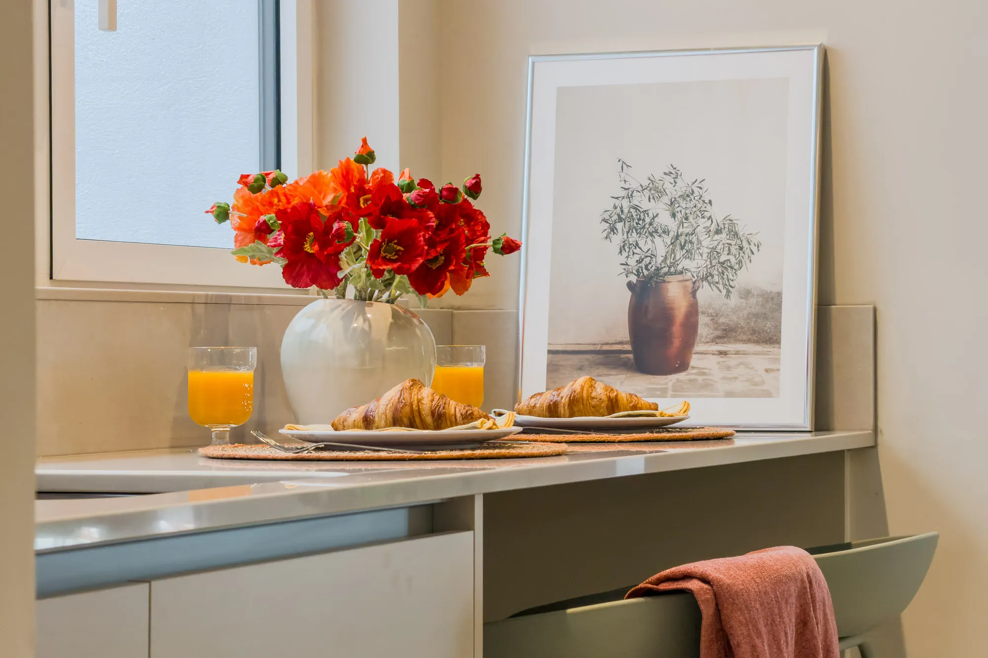 Comedor, detalle de Joanot Martorell, en Sant Cugat del Vallès, tras el home staging