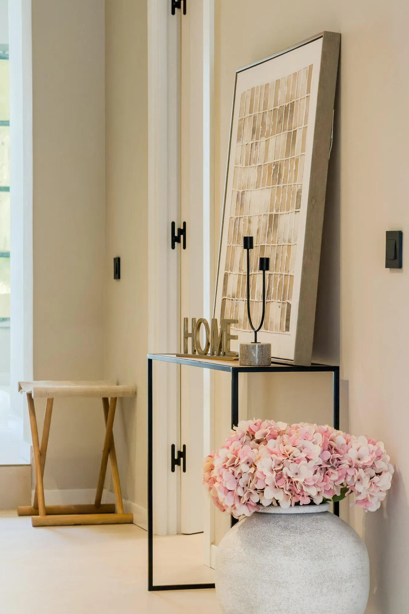 Recibidor de Joanot Martorell, en Sant Cugat del Vallès, tras el home staging