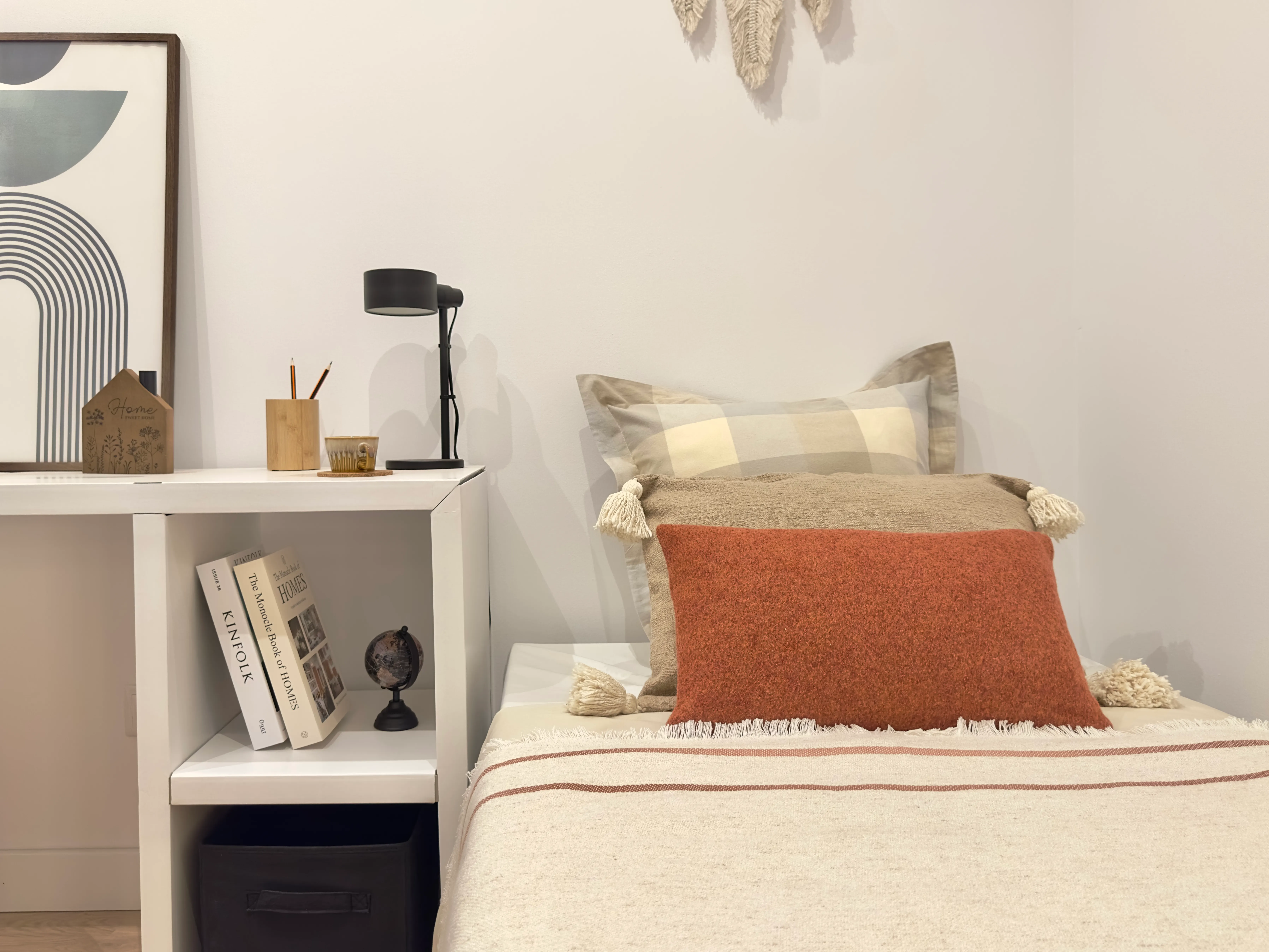 Bedroom and home office, detail of the Roselló project, in Sant Cugat del Vallès, after home staging