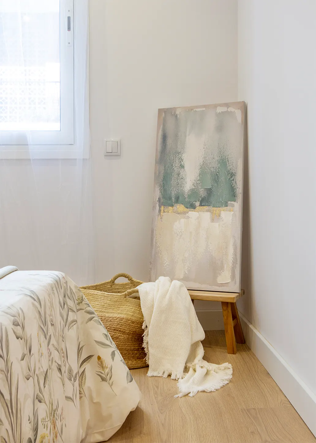 Bedroom, detail of the Roselló project, in Sant Cugat del Vallès, after home staging