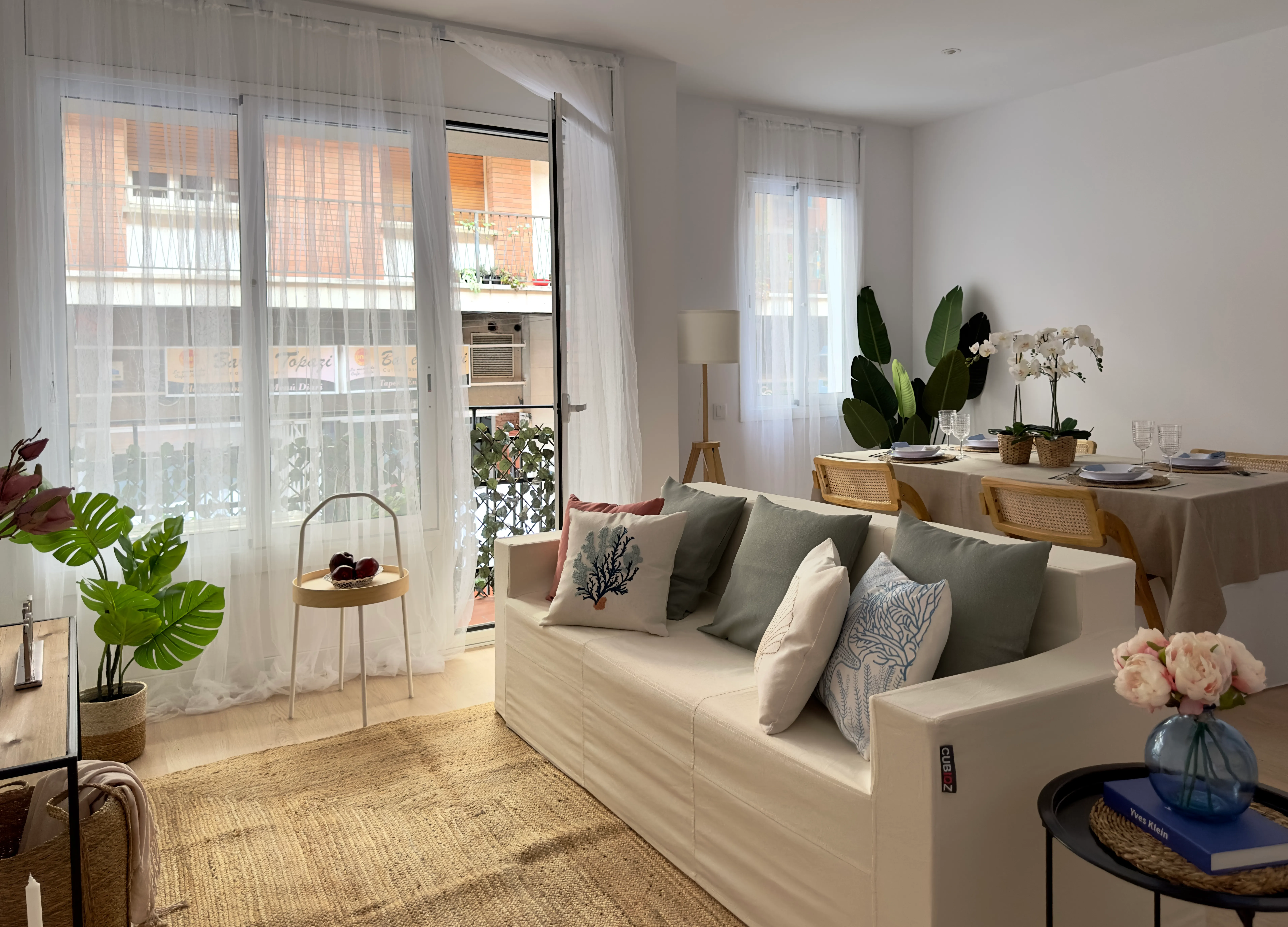 Living and dining room of the Roselló project, in Sant Cugat del Vallès, after home staging