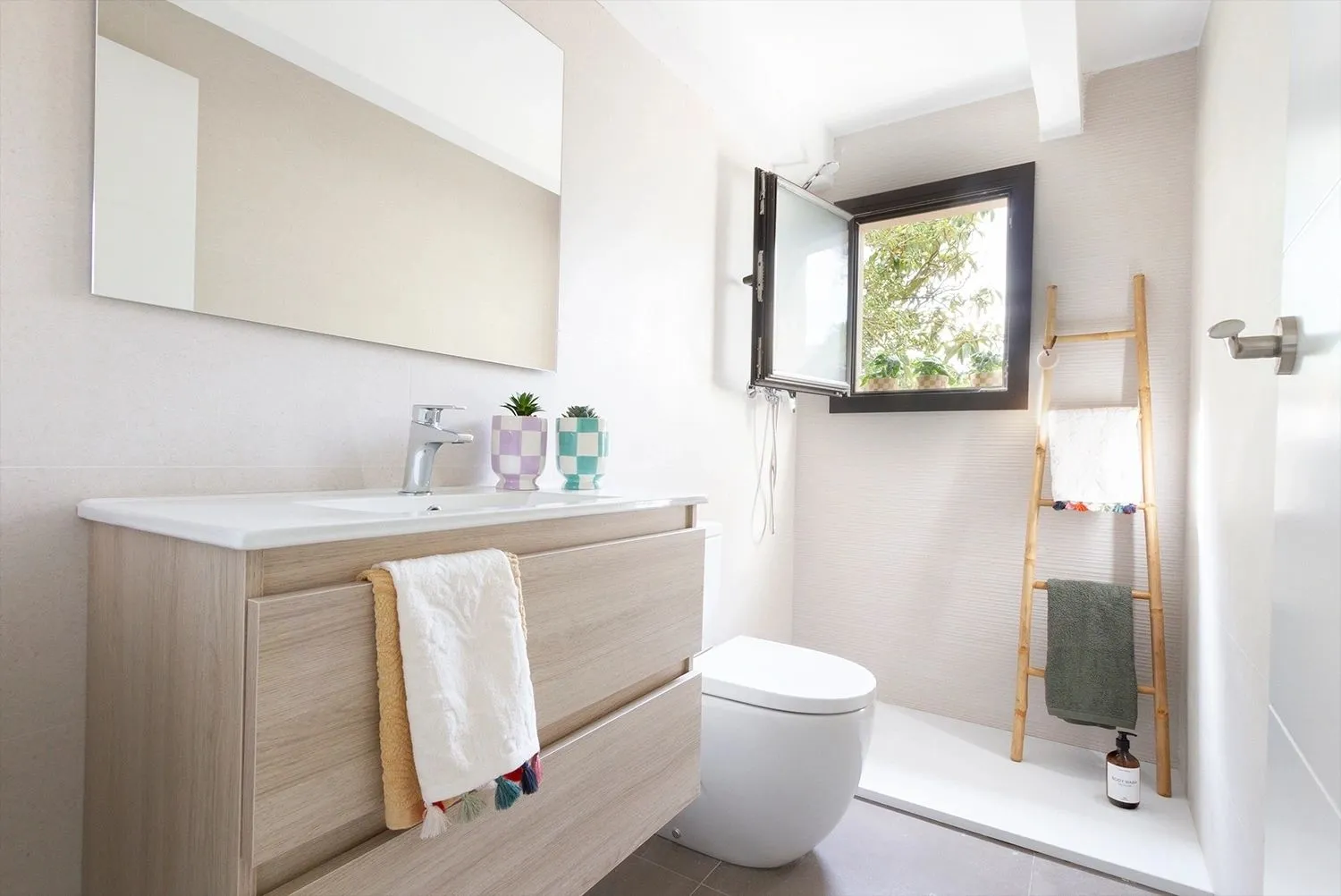 Baño de Calle Casino, en Valldoreix, tras el home staging