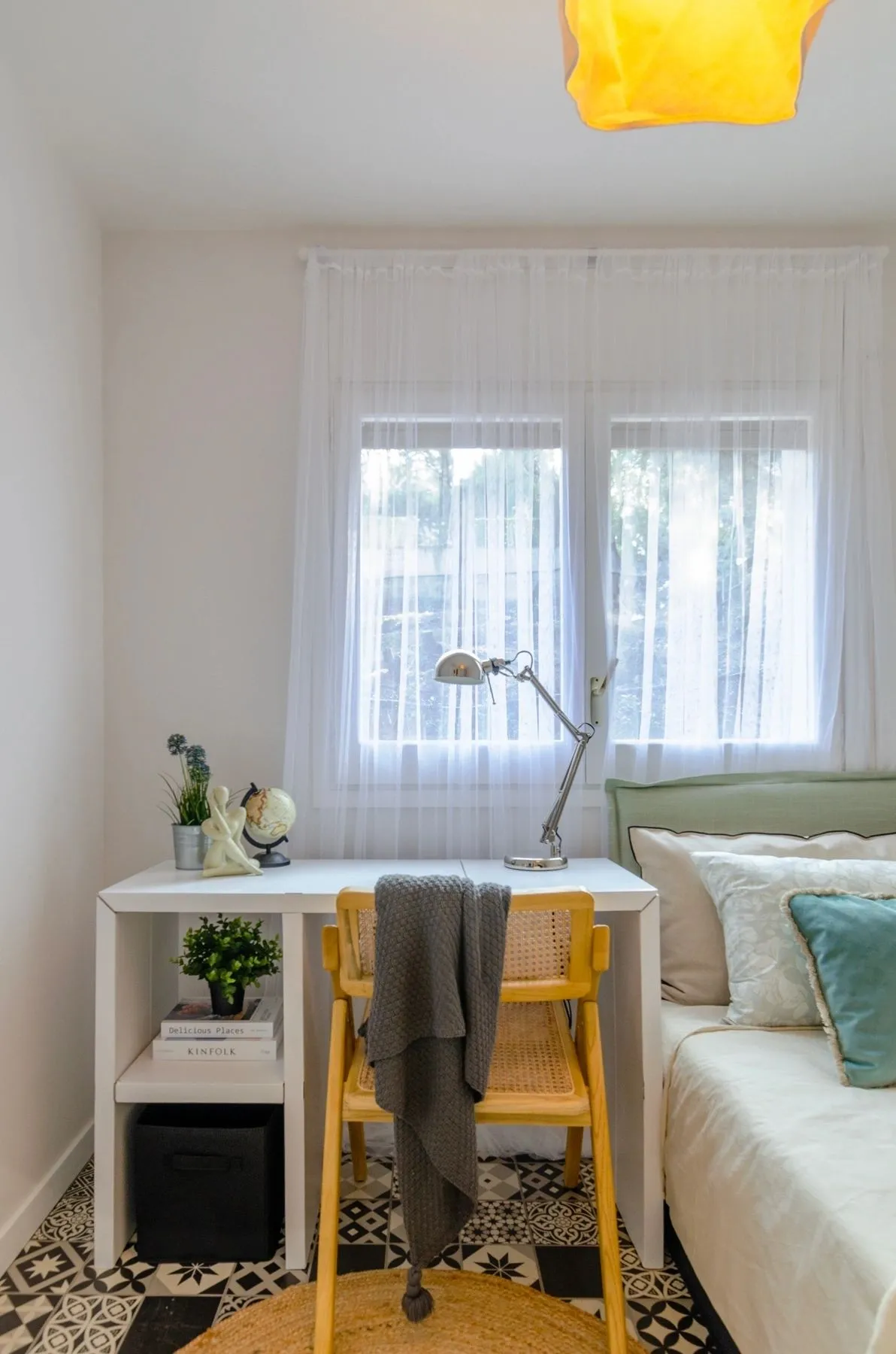 Dormitorio y despacho de Monmany, en Valldoreix, tras el home staging